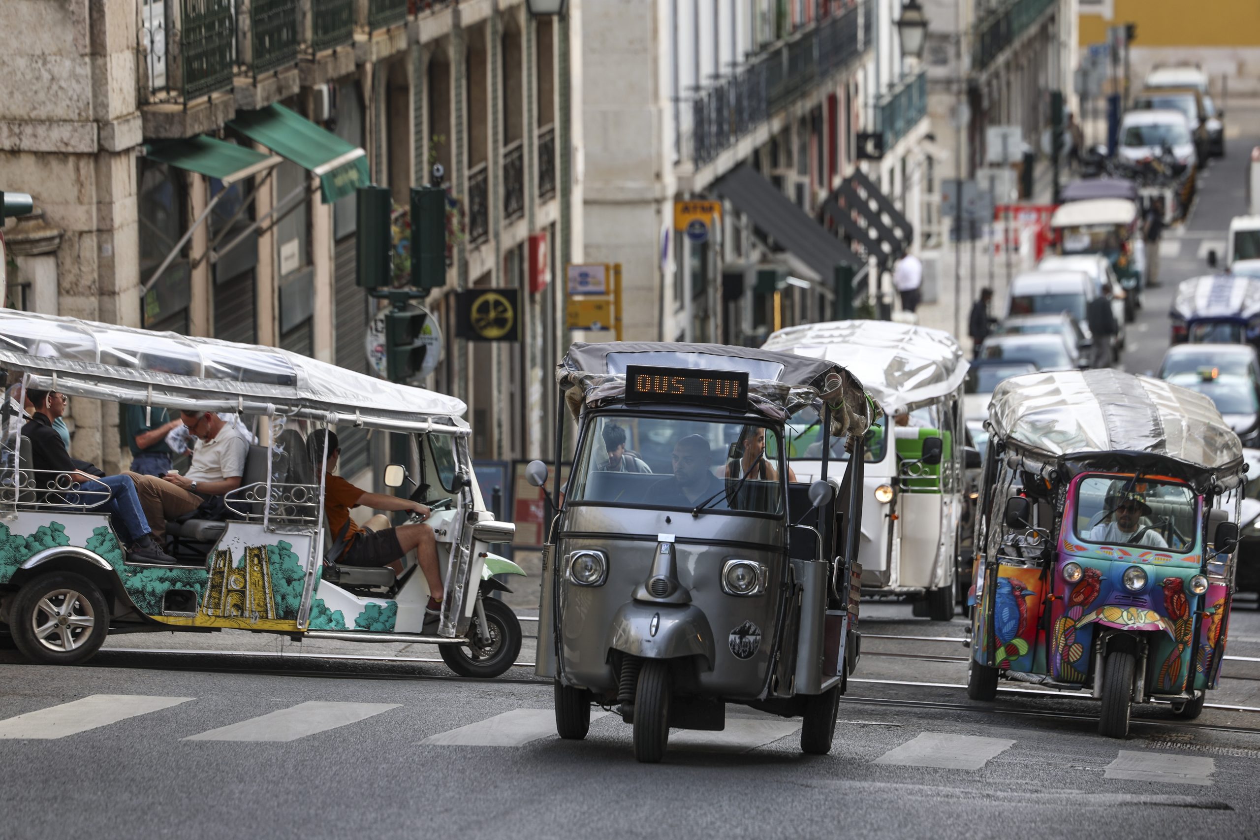Profissionais dos ‘tuk tuk’ globalmente satisfeitos com as novas medidas em Lisboa
