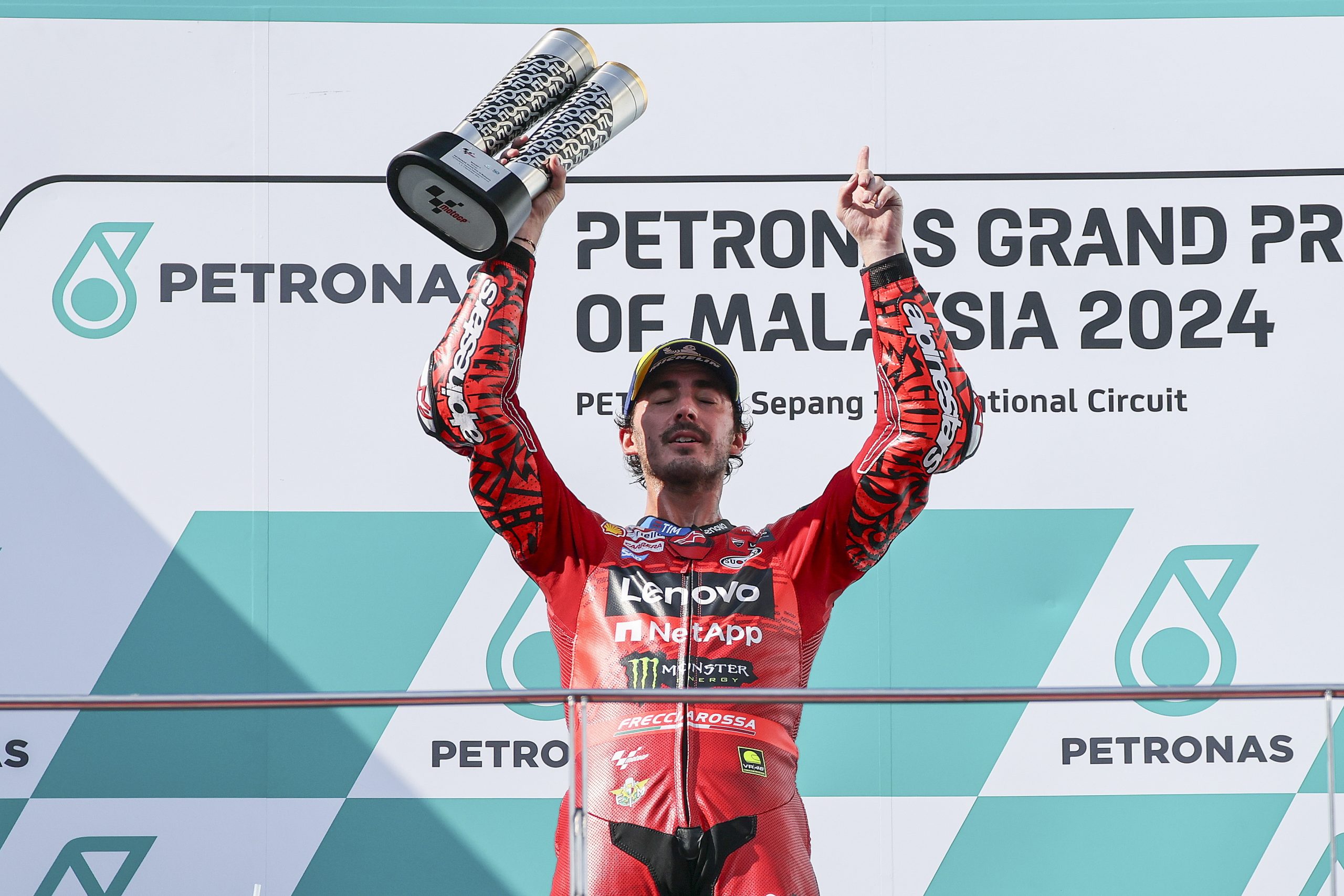 MotoGP: Francesco Bagnaia vence GP da Malásia e adia atribuição do título