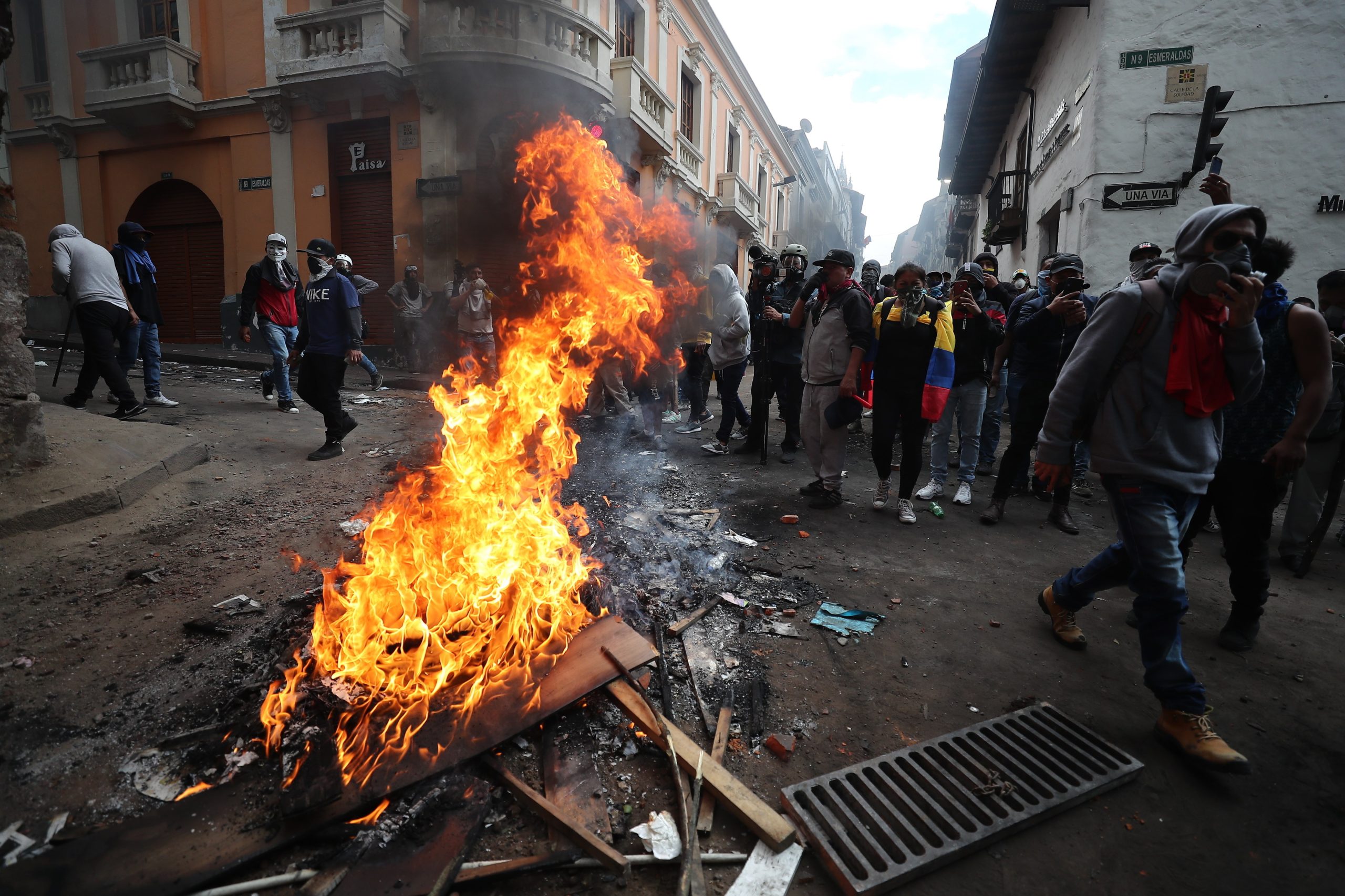 Milhares de indígenas começam manifestação para o centro de Quito