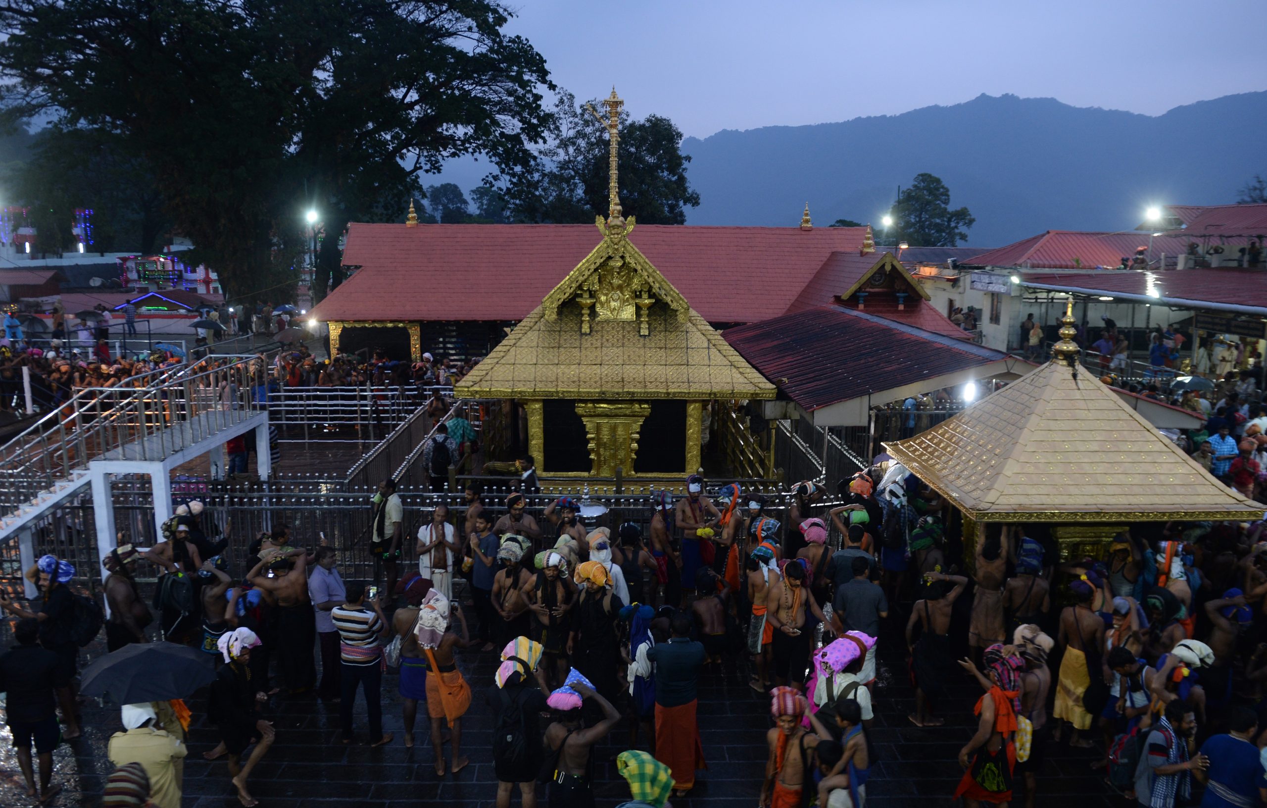 Fé ou igualdade de género? Duas mulheres desafiaram uma proibição centenária e entraram num templo Hindu na Índia