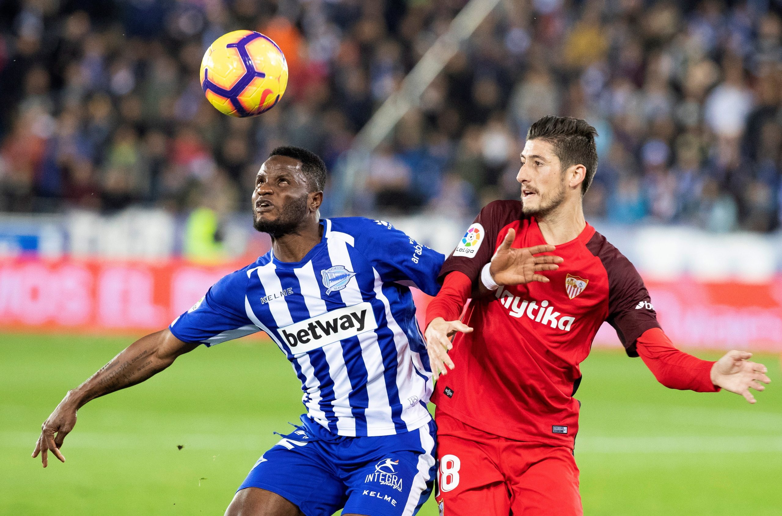 Sevilha empata com Alavés e cede liderança ao FC Barcelona