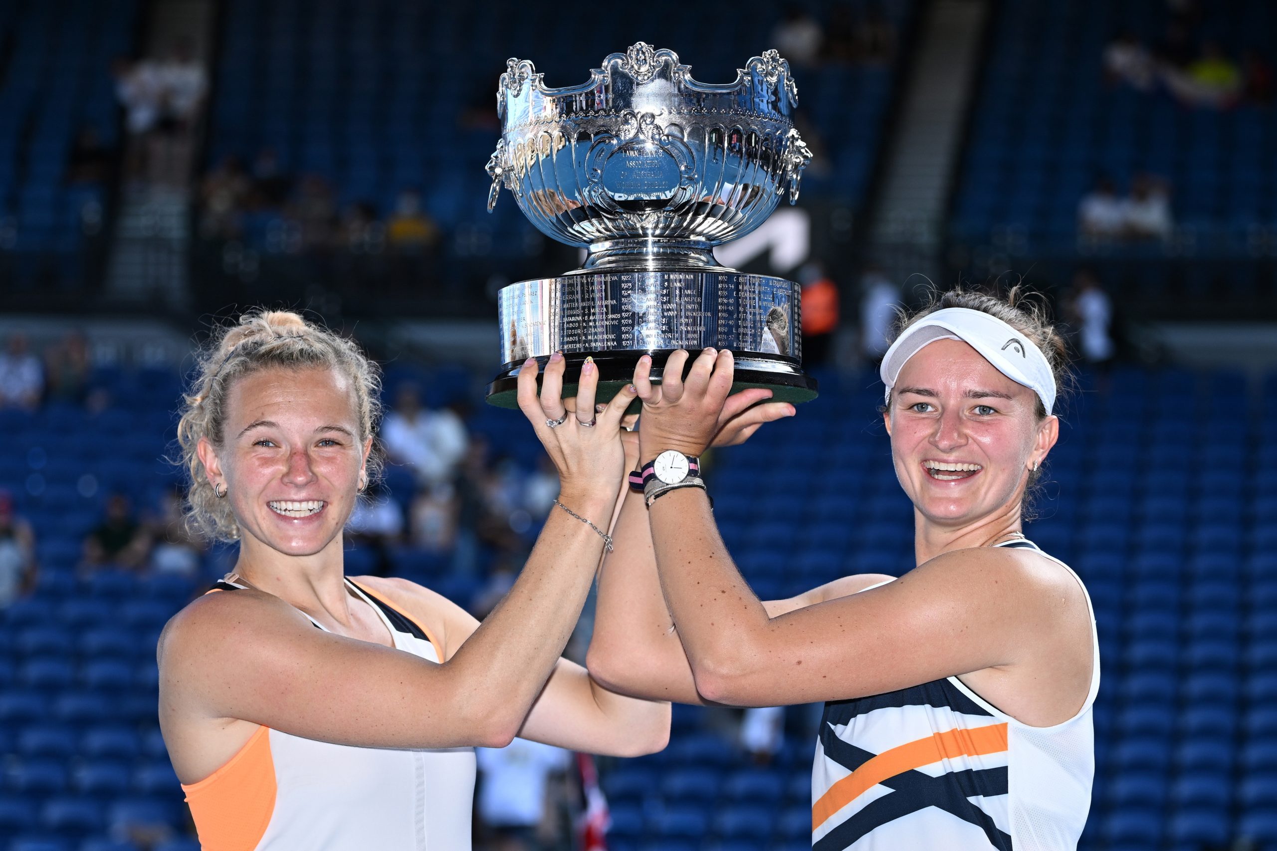 Open da Austrália: Primeiras cabeças de série vencem torneio de pares femininos