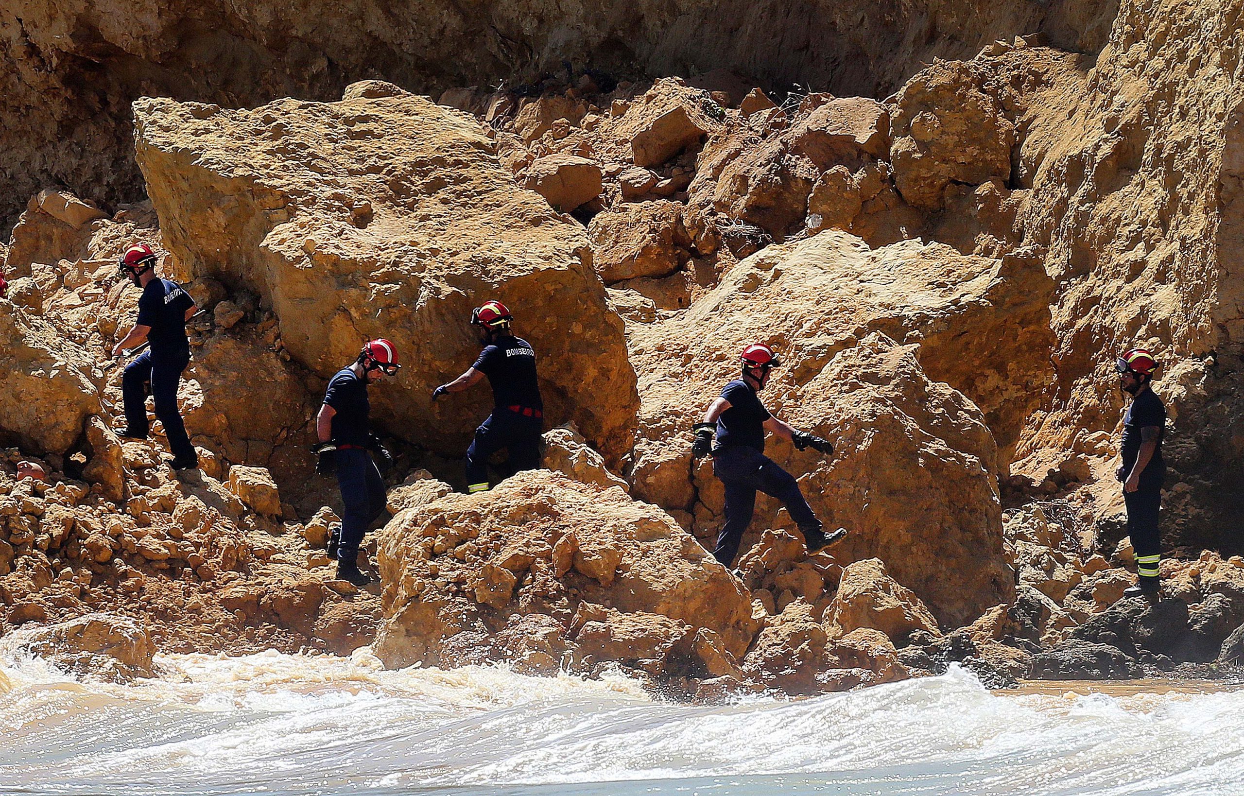 Advogado da famílias das vítimas diz que Estado podia ter evitado mortes na derrocada na praia Maria Luísa