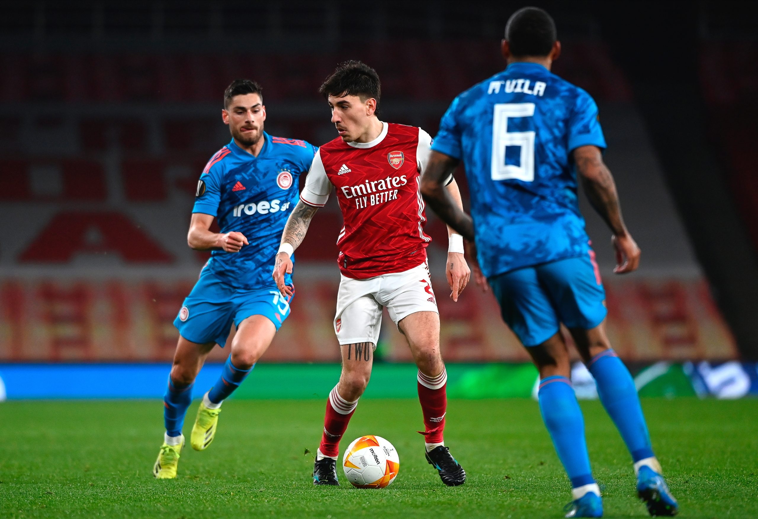 Arsenal cede Héctor Bellerín por um ano ao Bétis de William Carvalho e Rui Silva