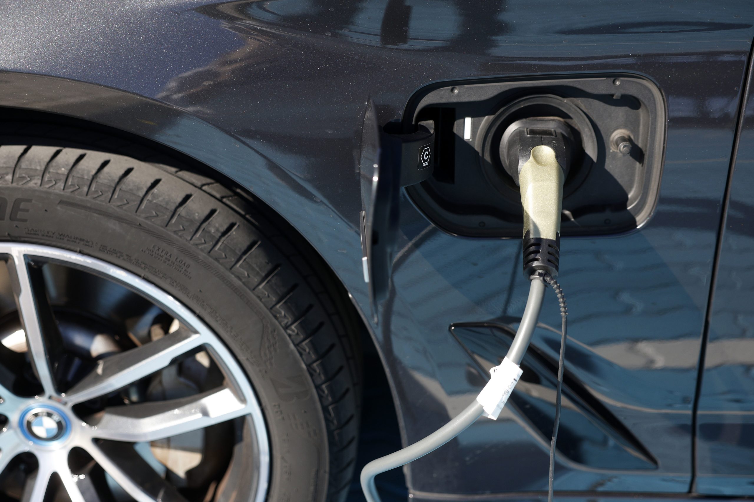Quer investir num carro elétrico ou bicicleta? Fundo Ambiental abre novas vagas para apoio na compra