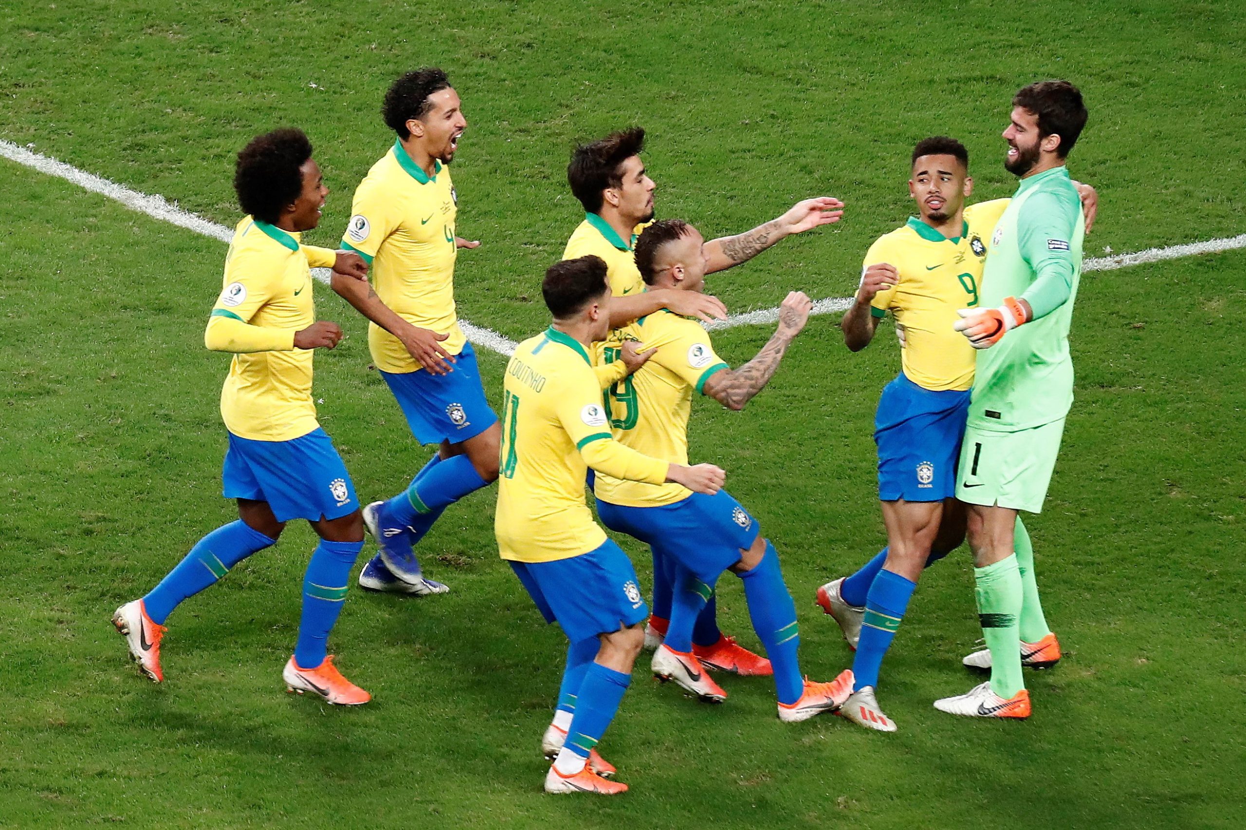 Copa América: Brasil ‘penou’ antes de se ‘vingar’ do Paraguai nos penáltis