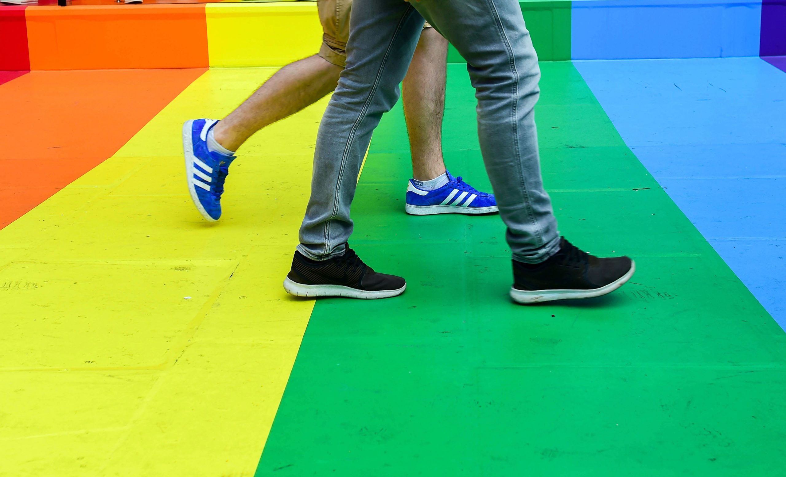 Jovem afegão vê rejeitado asilo na Áustria por não agir de forma suficientemente gay