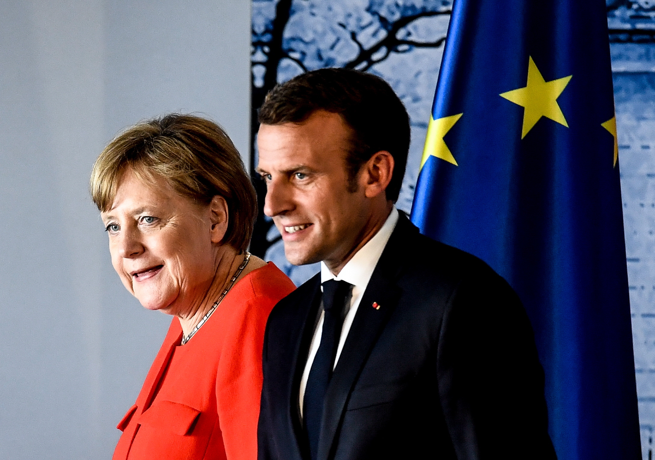 Merkel e Macron querem acordo para reenviar pedidos de asilo para países de entrada