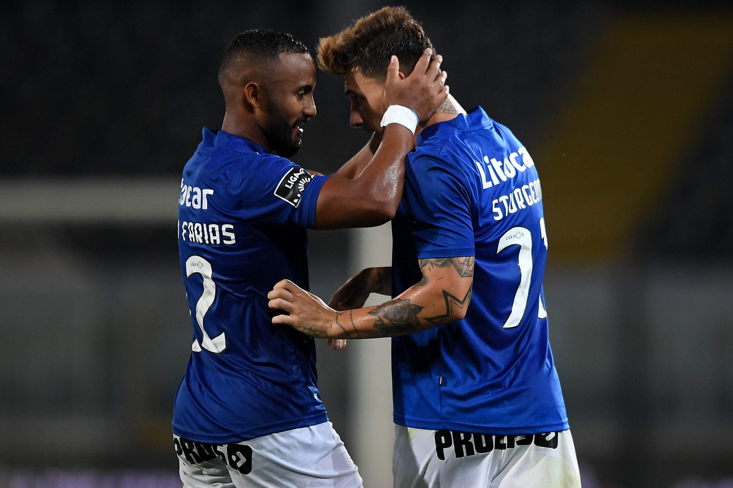 Feirense tenta isolar-se na liderança da Liga