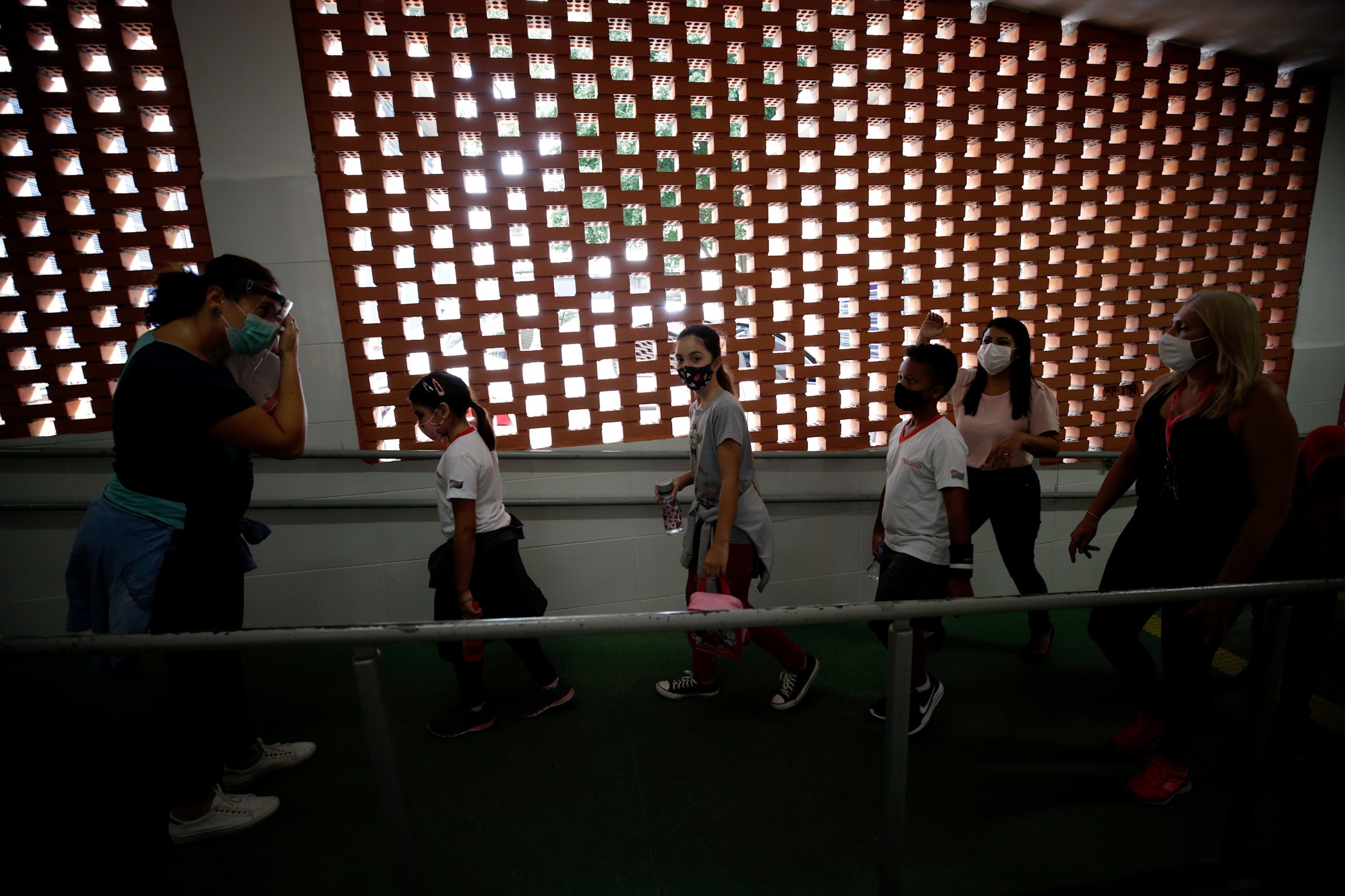 Três em cada quatro escolas públicas do Rio de Janeiro afetadas por tiroteios