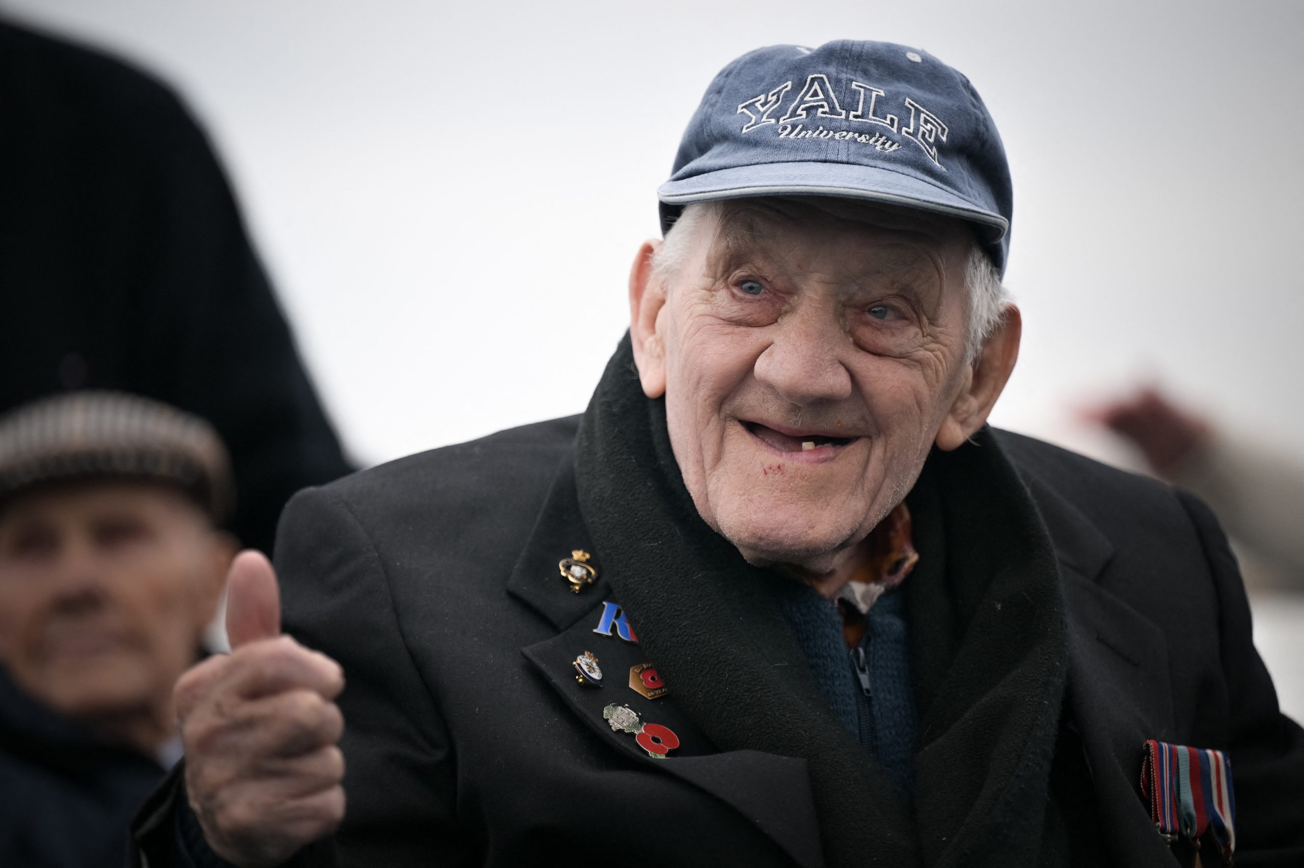 Mines tinha 19 anos no Dia D. Aos 99, voltou a atravessar o Canal da Mancha com outros veteranos britânicos