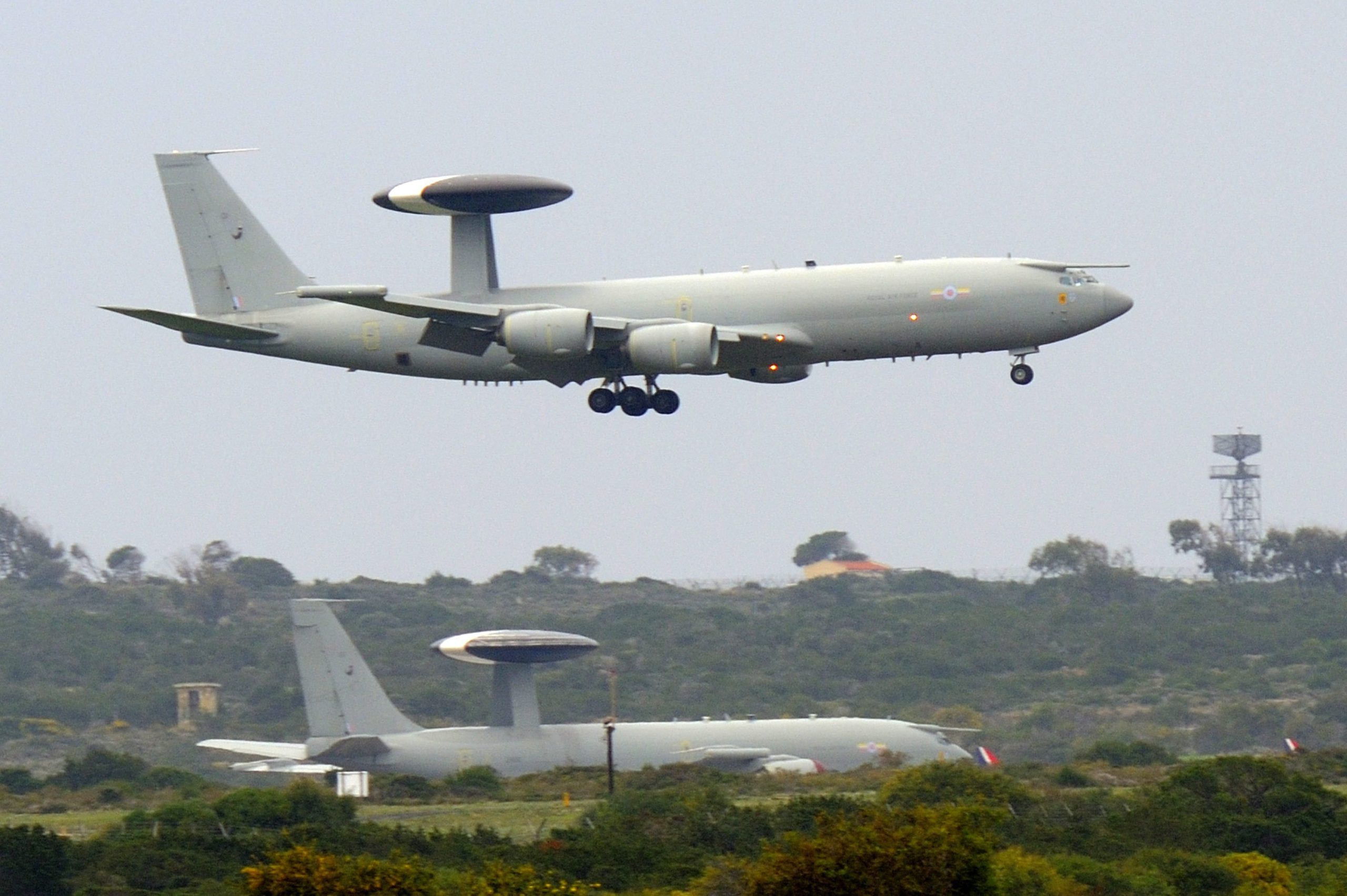 Aviões radar da NATO estão a apoiar coligação internacional no combate ao Estado Islâmico