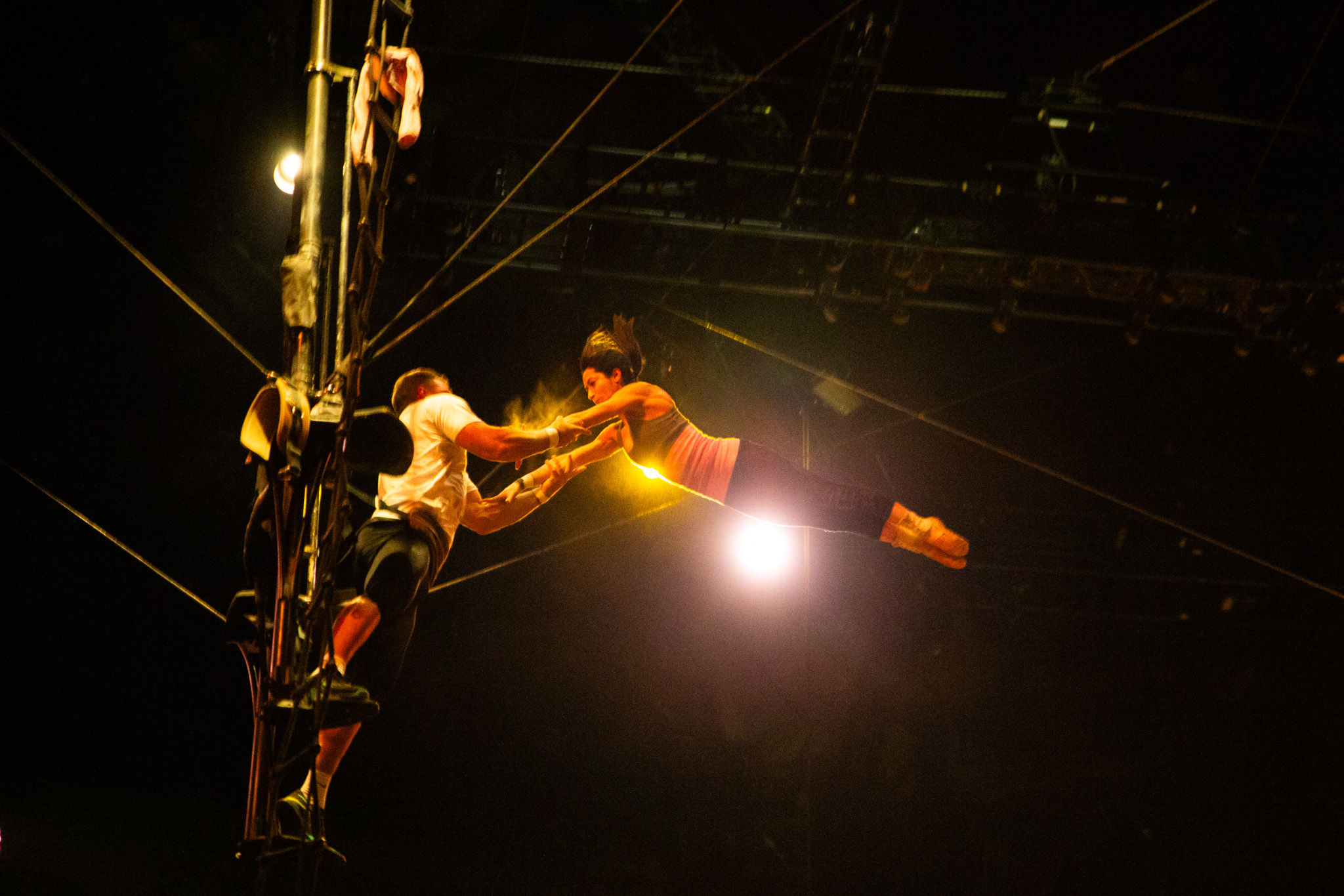 Nos bastidores do novo espetáculo do Cirque du Soleil, Ovo. São mais de 50 insetos em palco