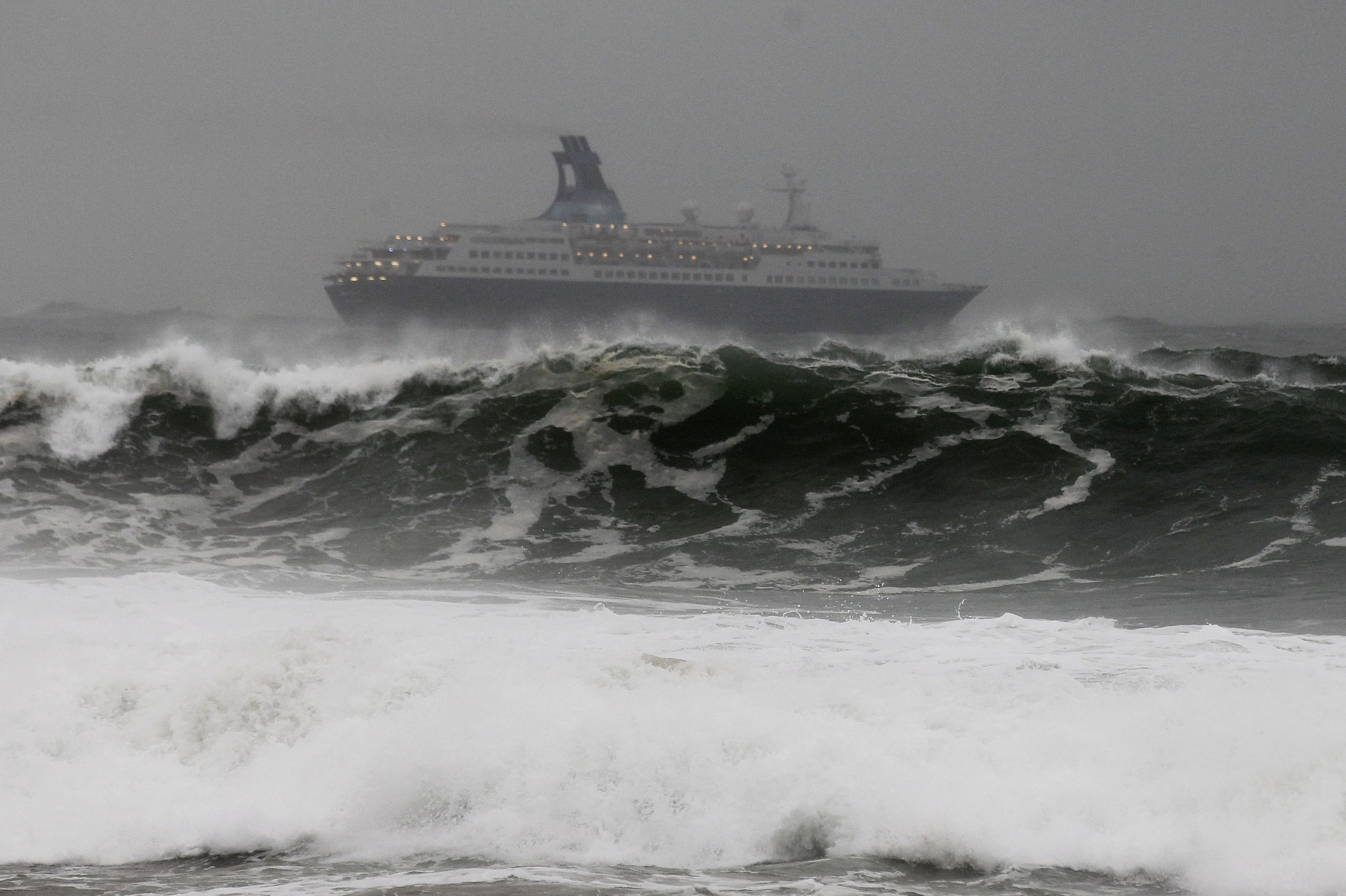 Marinha alerta para agravamento do estado do mar a partir de terça-feira