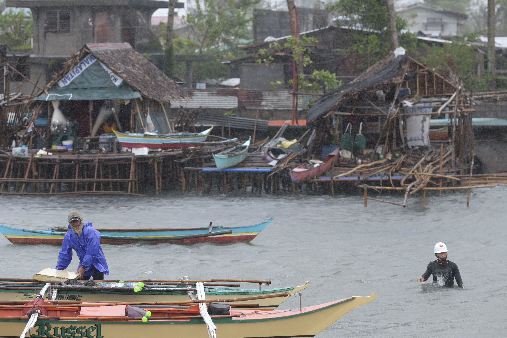 Ameaça de tufão obriga milhares a abandonarem casas nas Filipinas