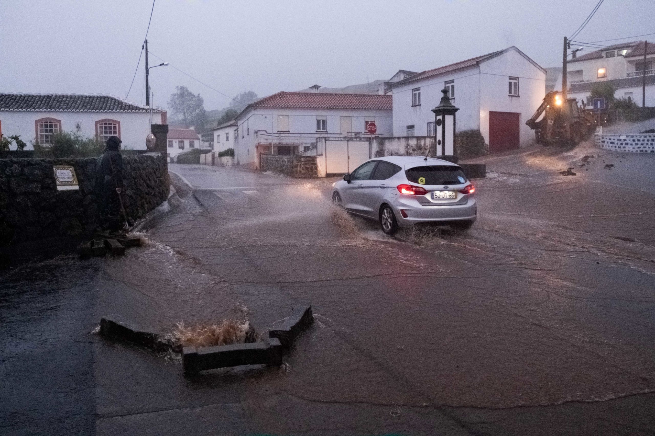 Ilhas de São Miguel e Santa Maria sob aviso amarelo até às 21:00 devido a chuva