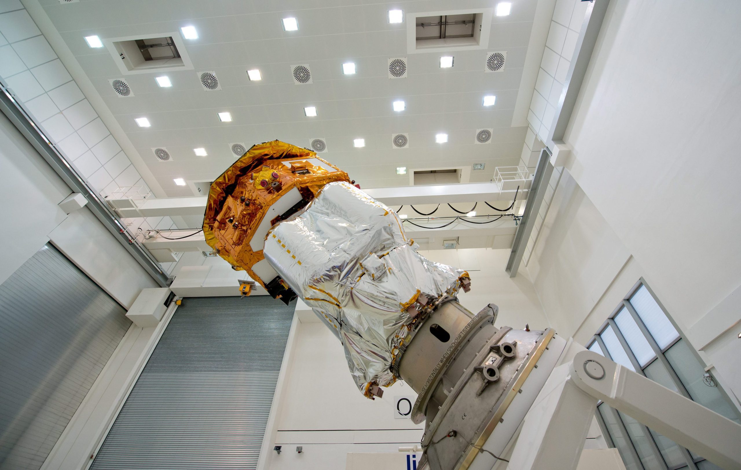 Angola assinala três anos da construção de satélite mas ainda sem data para o lançar