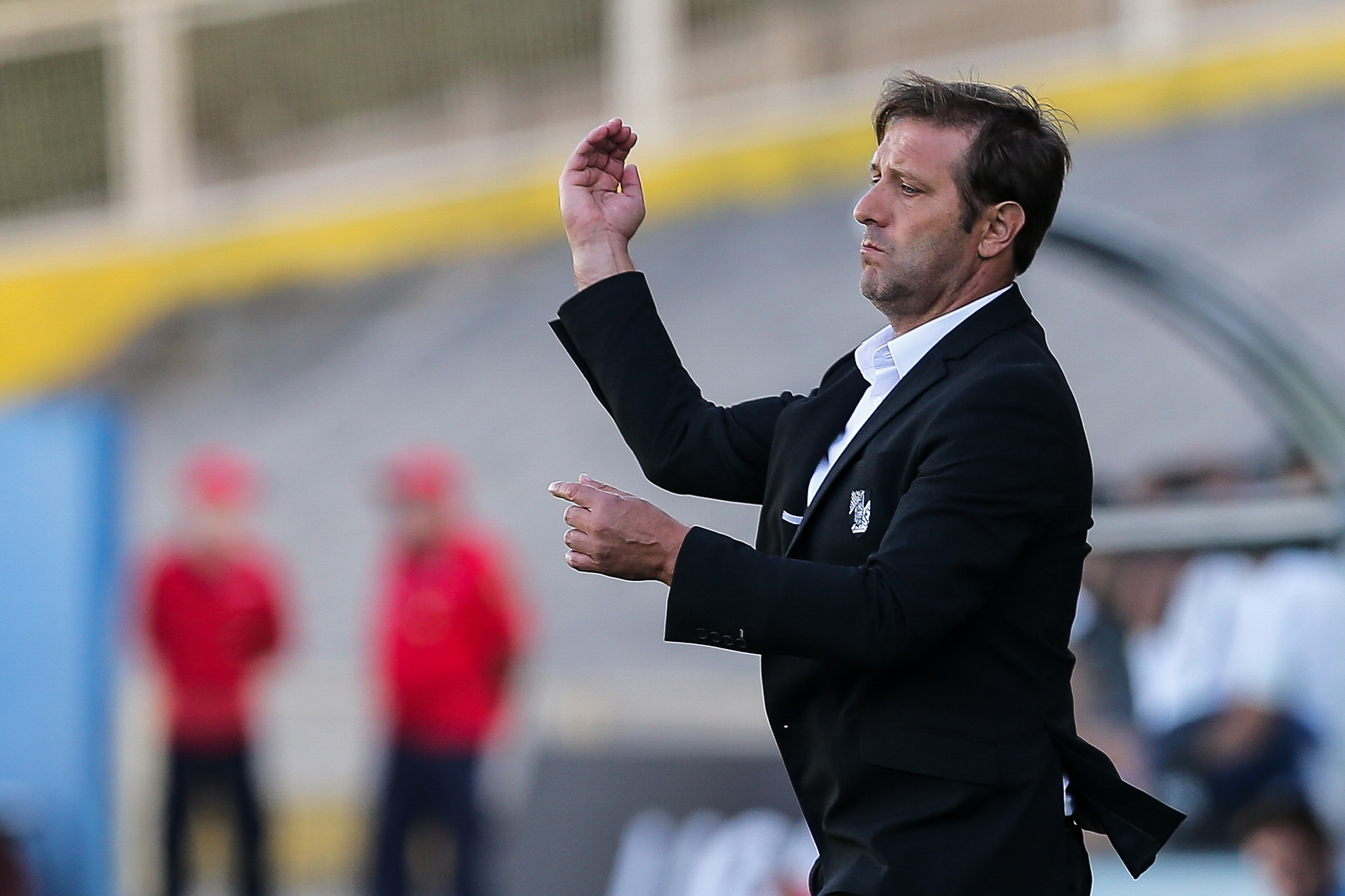 Pedro Martins diz que Vitória precisa de “reflexão profunda” após sofrer goleada