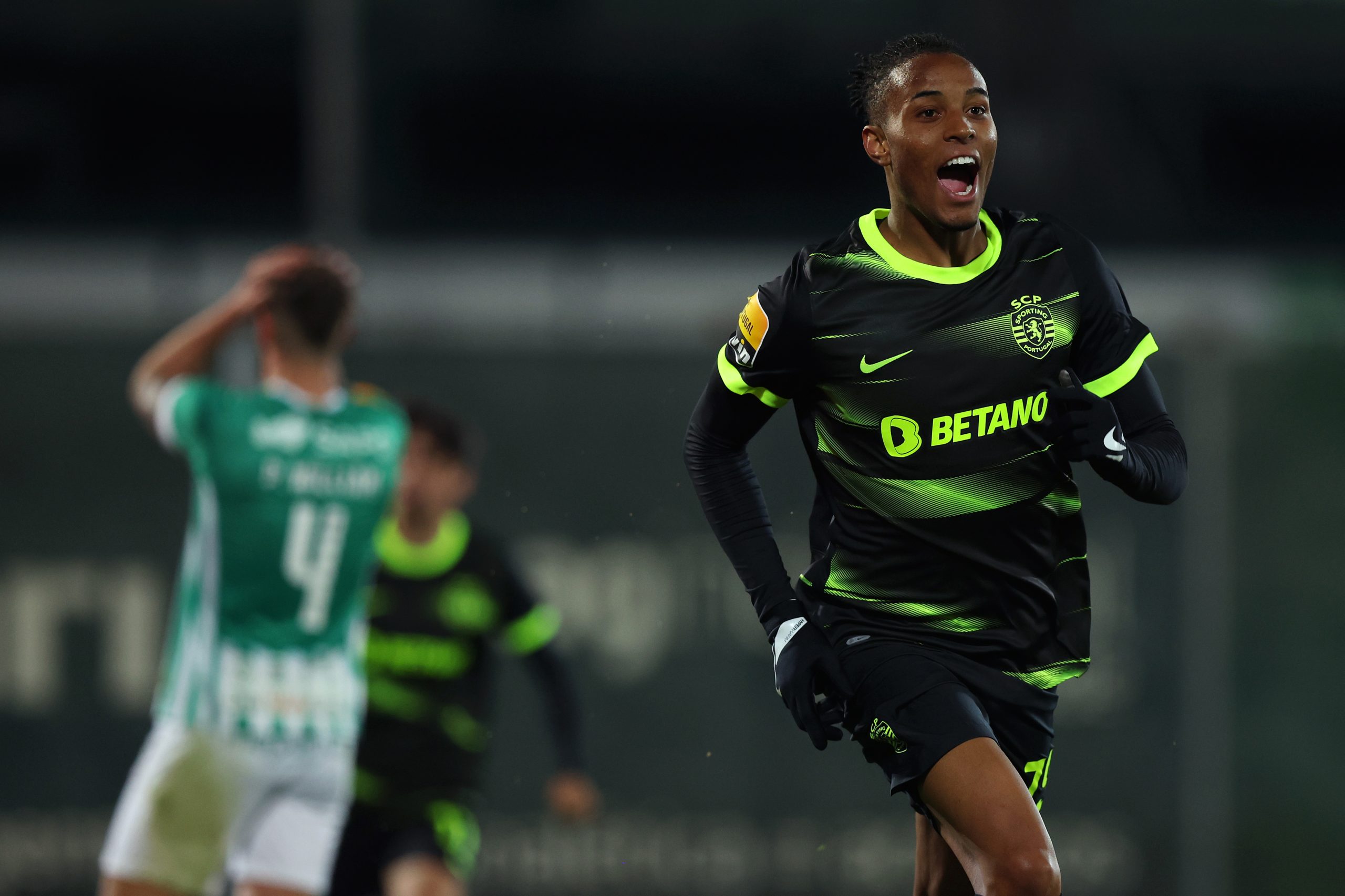 Sporting vence Rio Ave com golo do jovem avançado Chermiti