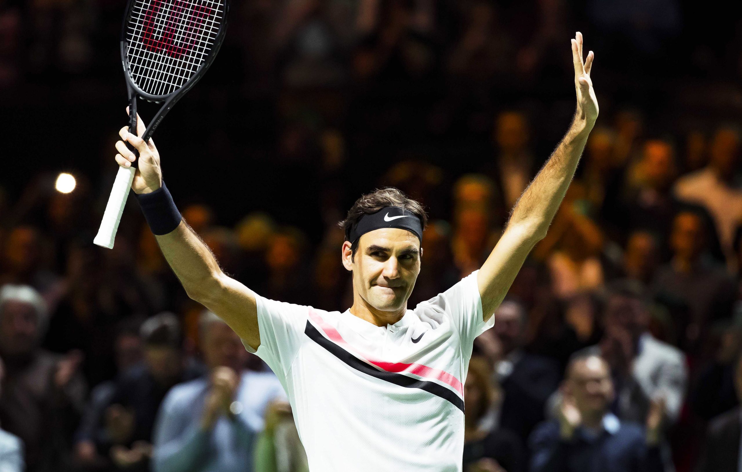 Roger Federer diz que todos os tenistas devem “fazer reverência” a Rafael Nadal