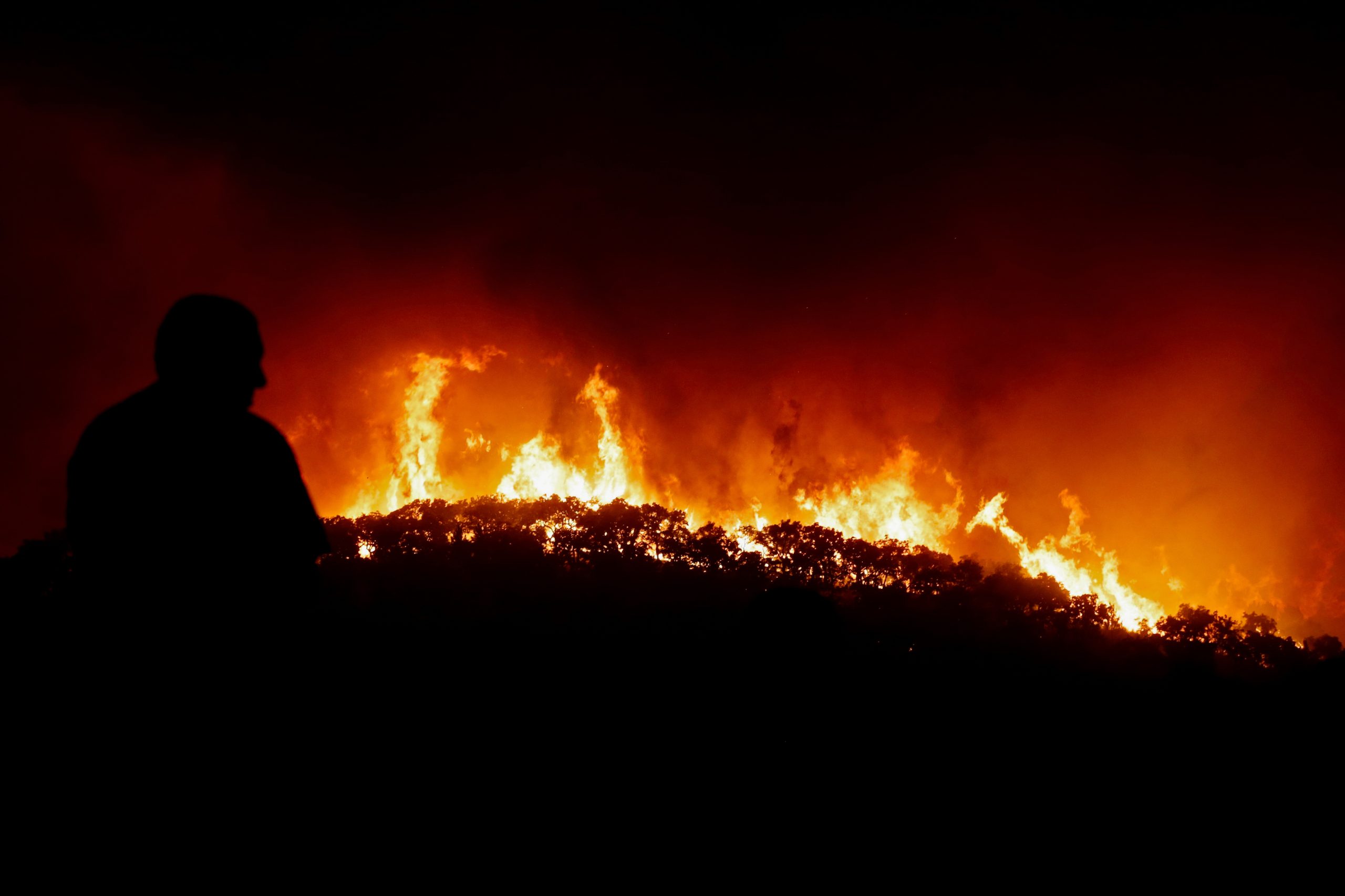 Incêndios: EN266 cortada entre Sítio do Porto de Lagos e Monchique