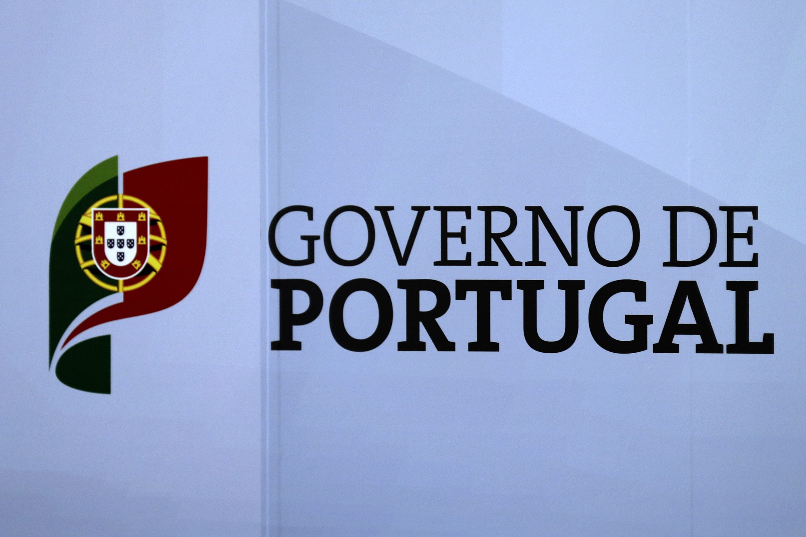 Chefe de gabinete de secretário de Estado demite-se por ter declarado falsas licenciaturas