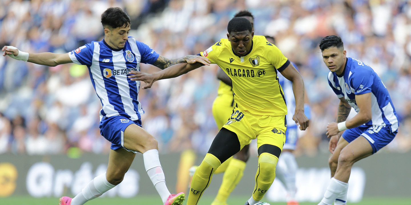 FC Porto volta a marcar passo na I Liga com empate na receção ao Famalicão