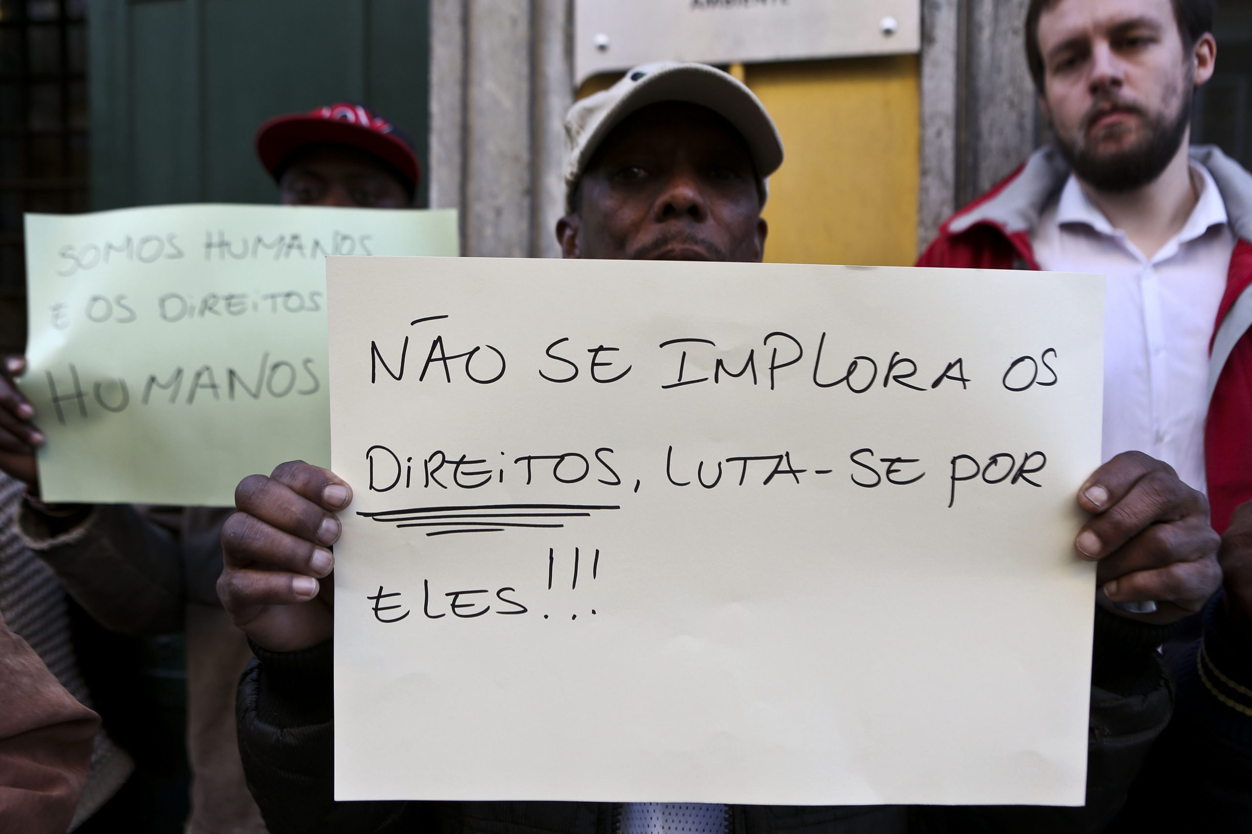 Contra o pedido dos deputados, a Câmara da Amadora vai mesmo erradicar o Bairro 6 de Maio