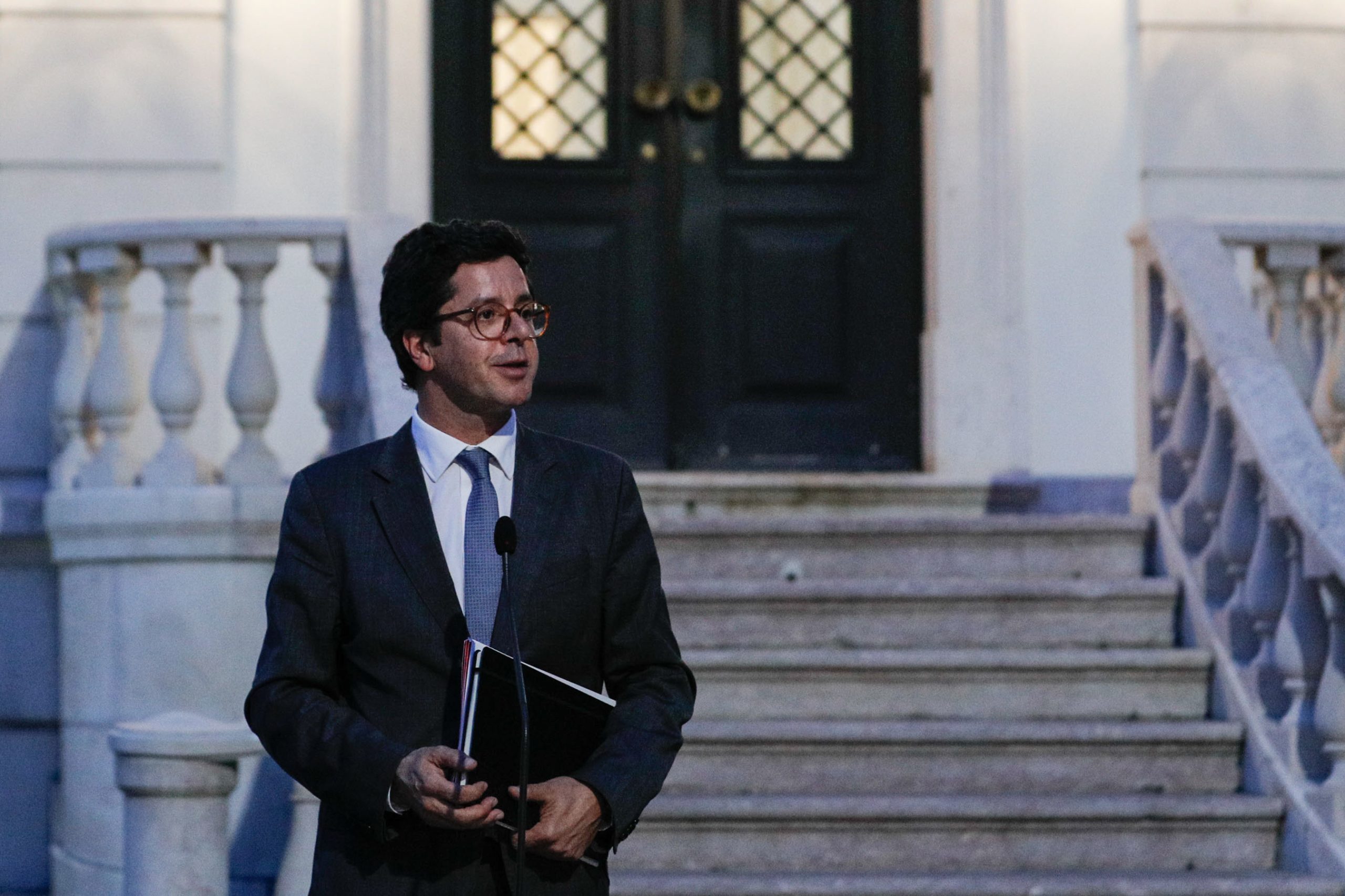Secretário de Estado diz que “muito brevemente” haverá adeptos em recintos desportivos