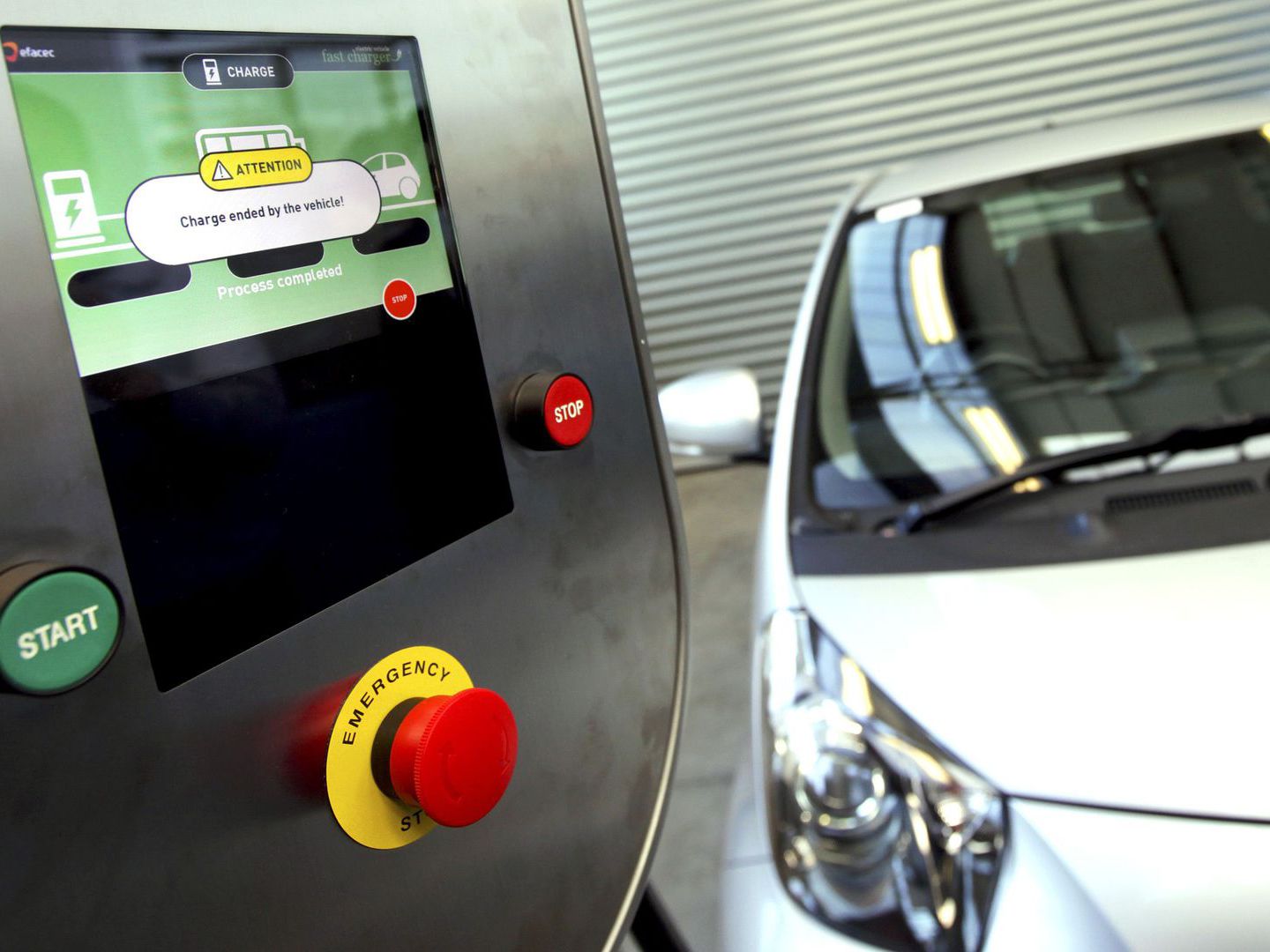 Carregar um veículo elétrico no Porto vai passar a custar mais de dois euros e oitenta cêntimos