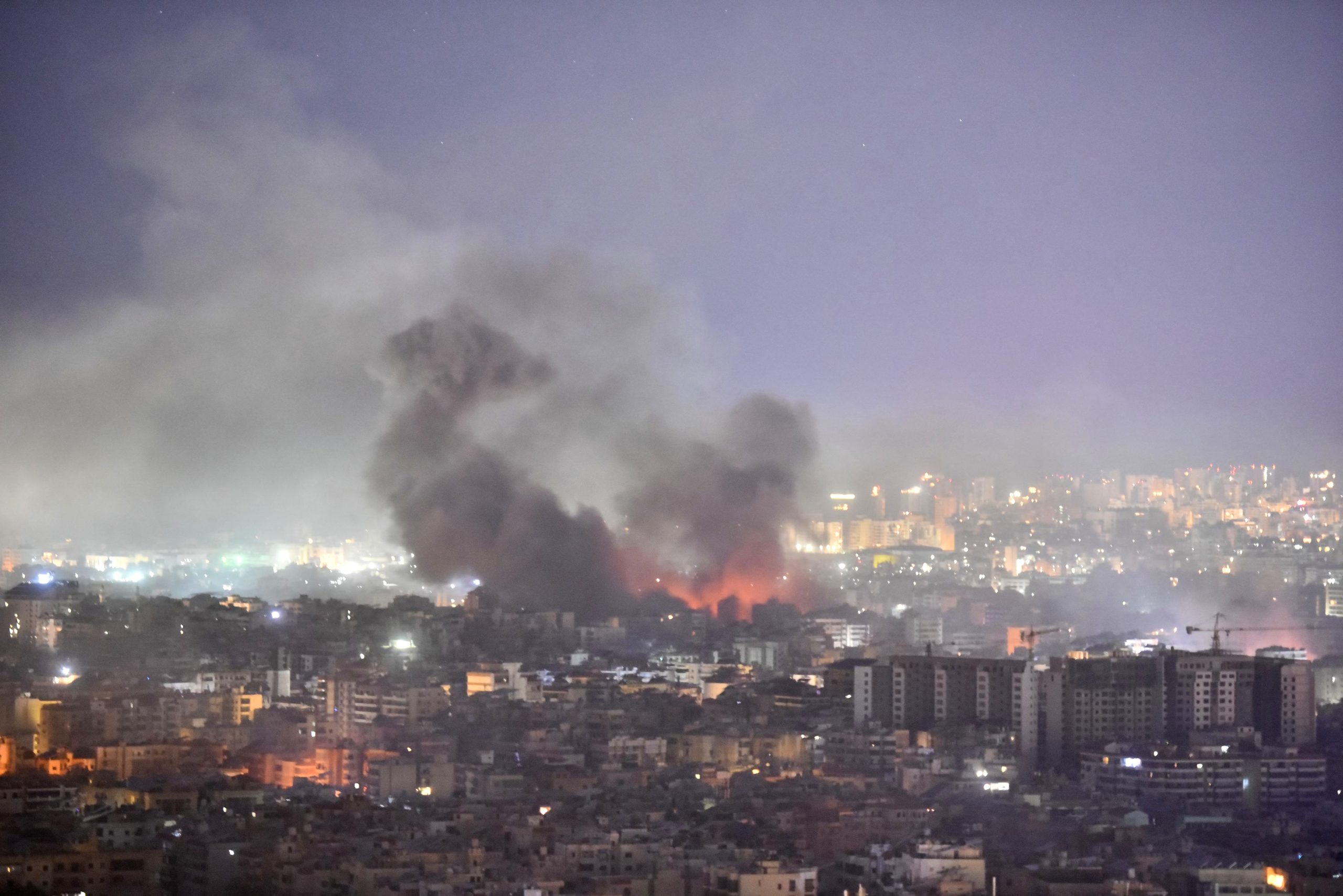 Bombardeamento de Israel mata oito bombeiros no sul do Líbano