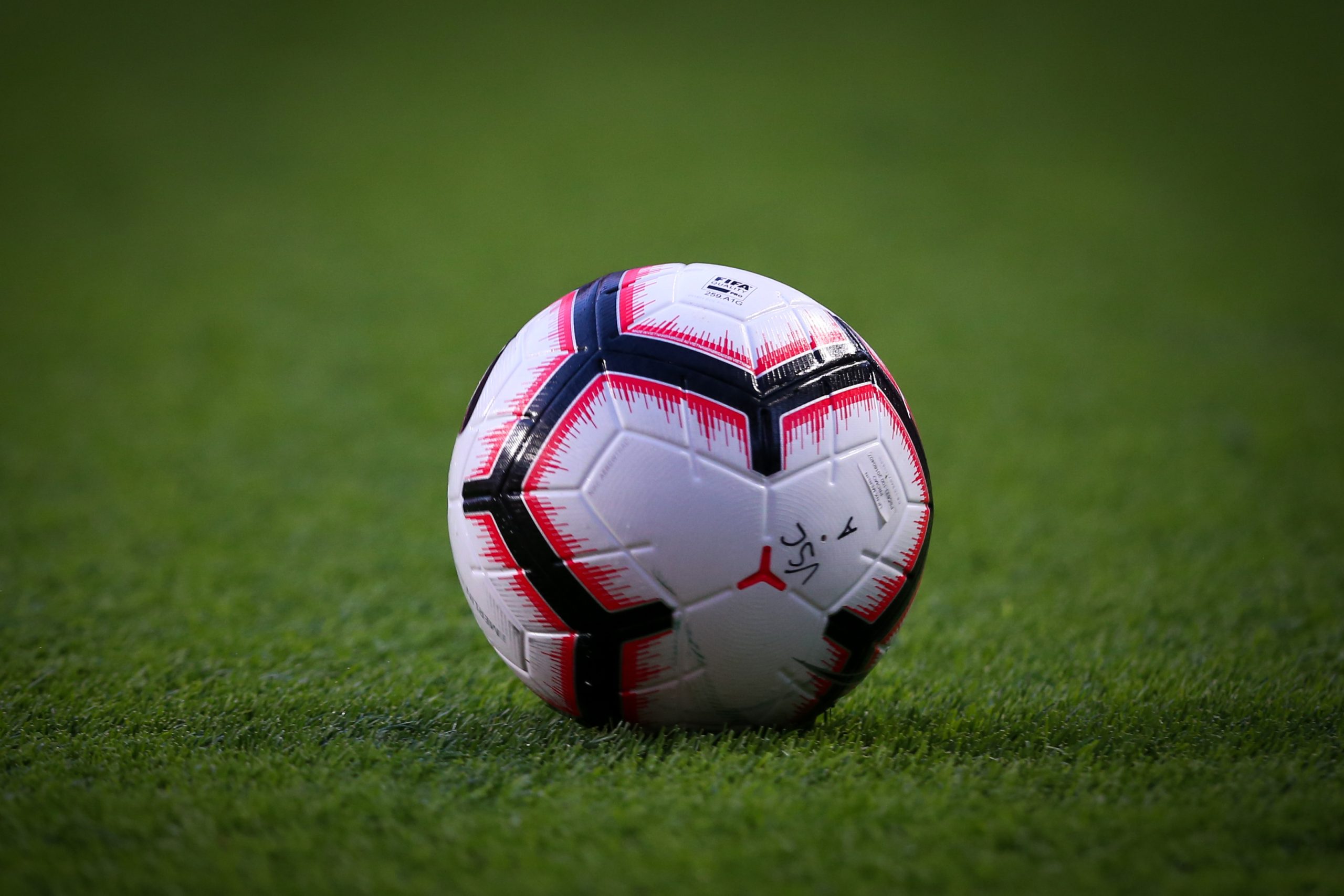 Feirense avança para tribunal contra a suspensão definitiva da II Liga