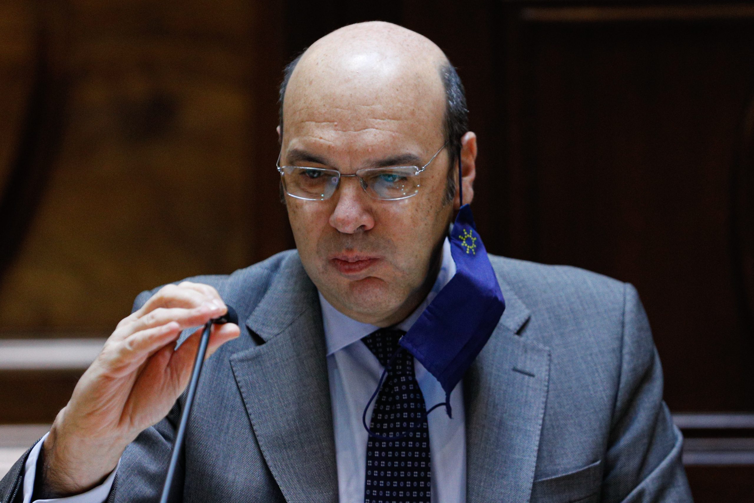 Siza Vieira afirma que “já foram disponibilizados 84 mil computadores”
