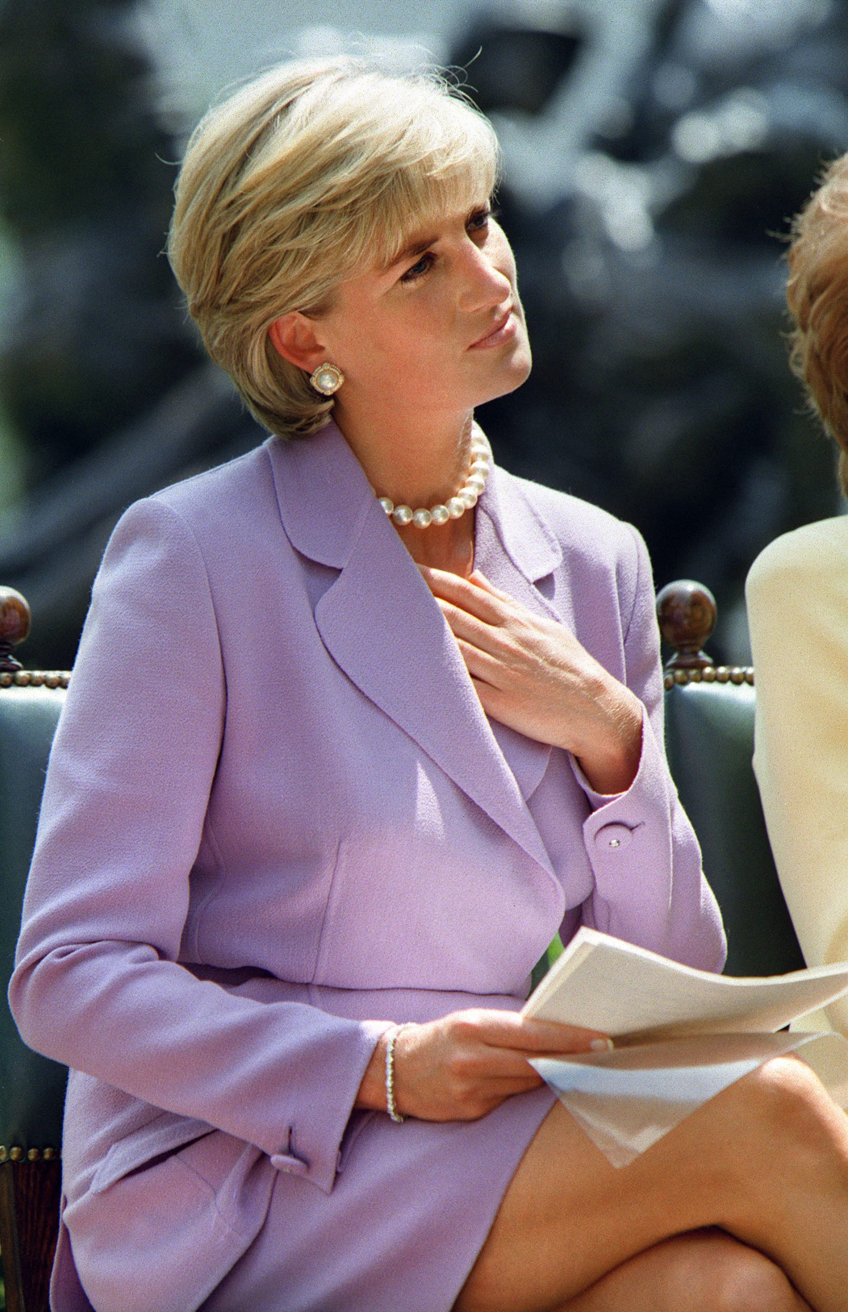 Conheça aqui os objetos que a Princesa Diana enterrou numa cápsula do tempo em 1991