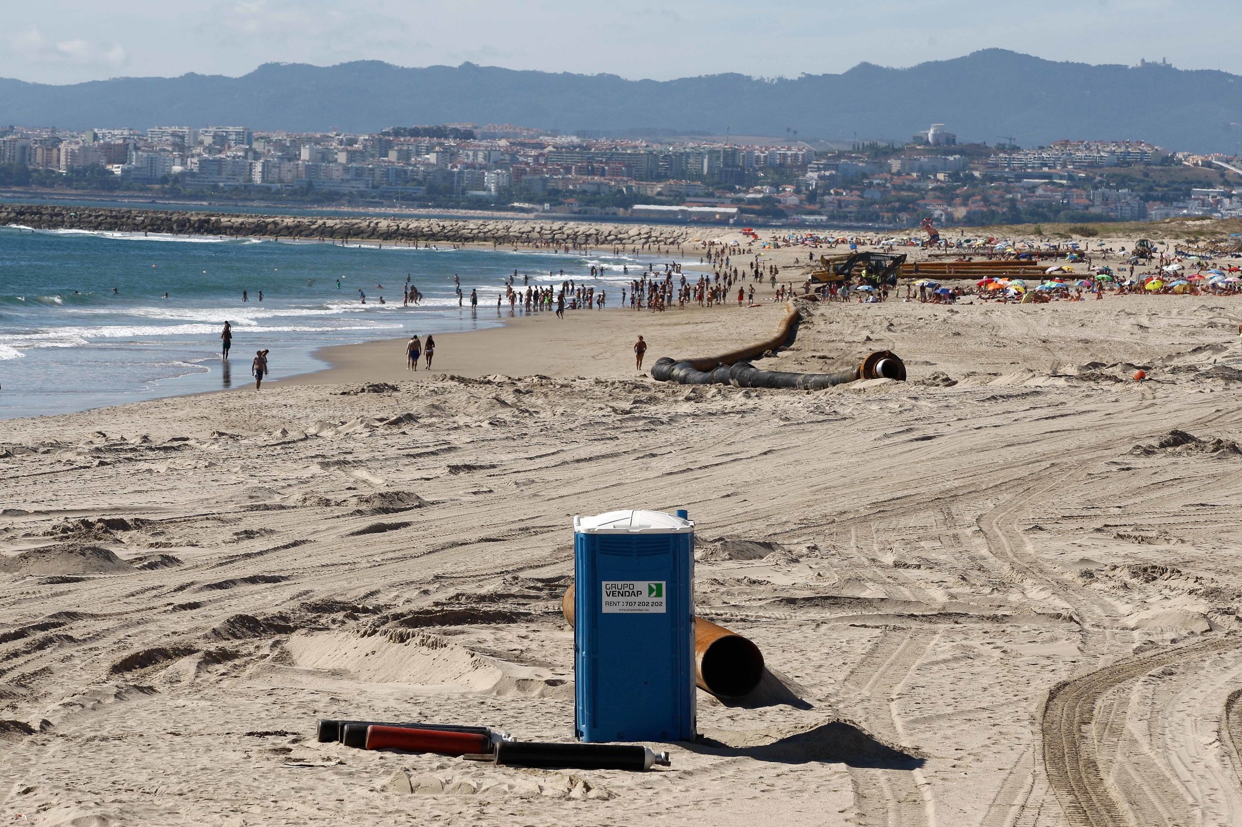 Praias da Costa da Caparica vão ser intervencionadas no verão para repor areia