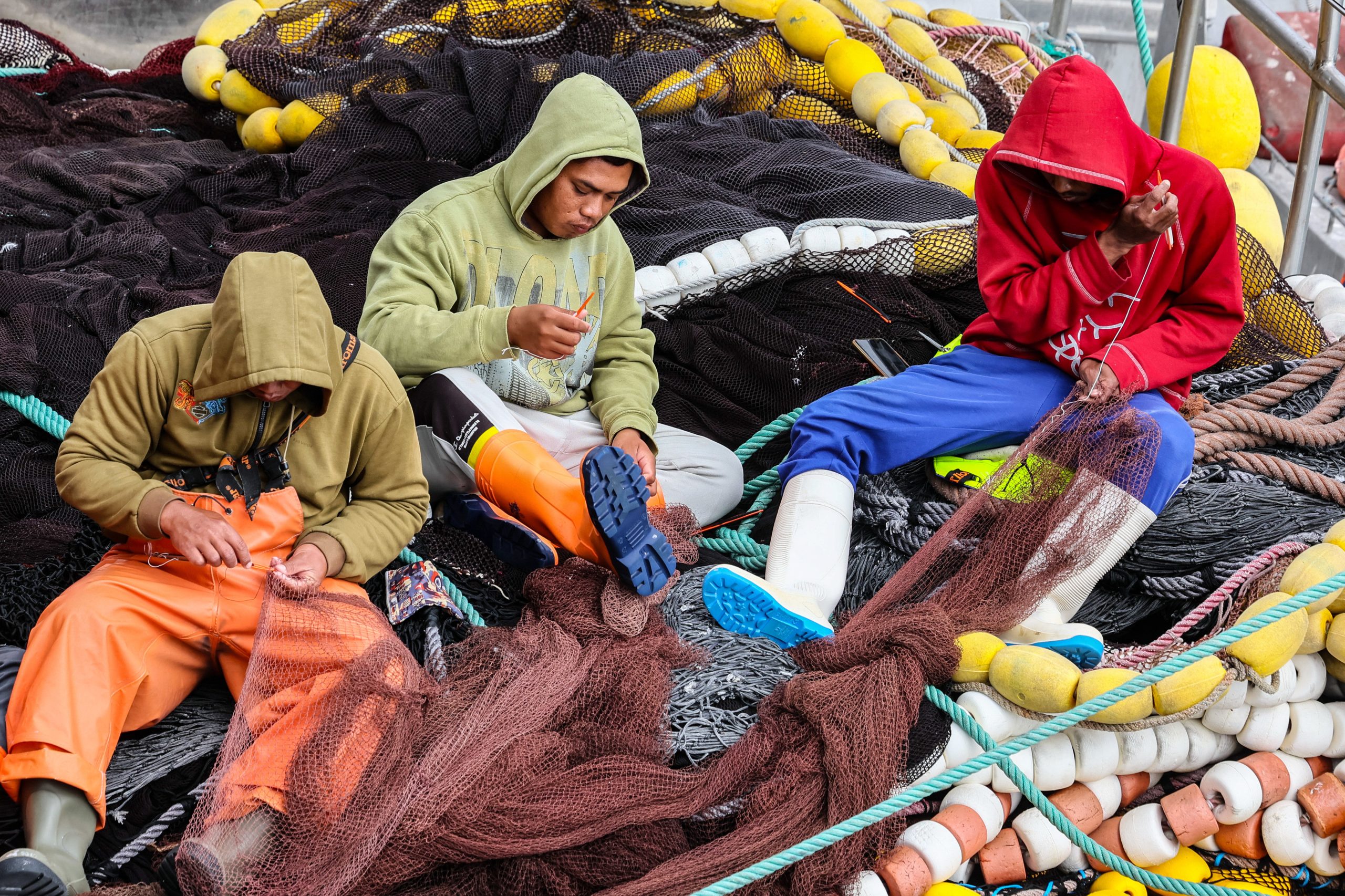 Como os indonésios estão a salvar a pesca portuguesa e nem a língua afasta a camaradagem com os portugueses