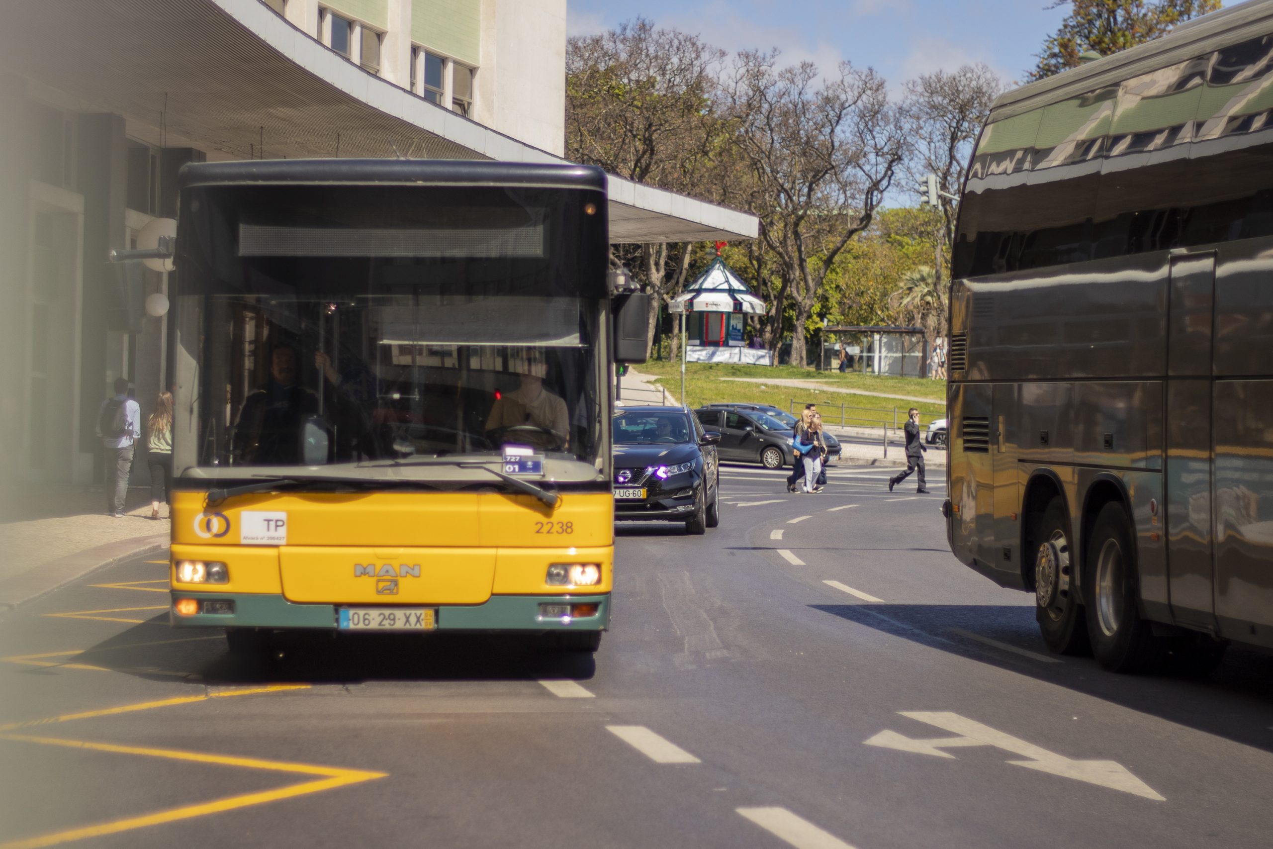 Câmara de Lisboa aprova delegações de competências de transportes na Área Metropolitana