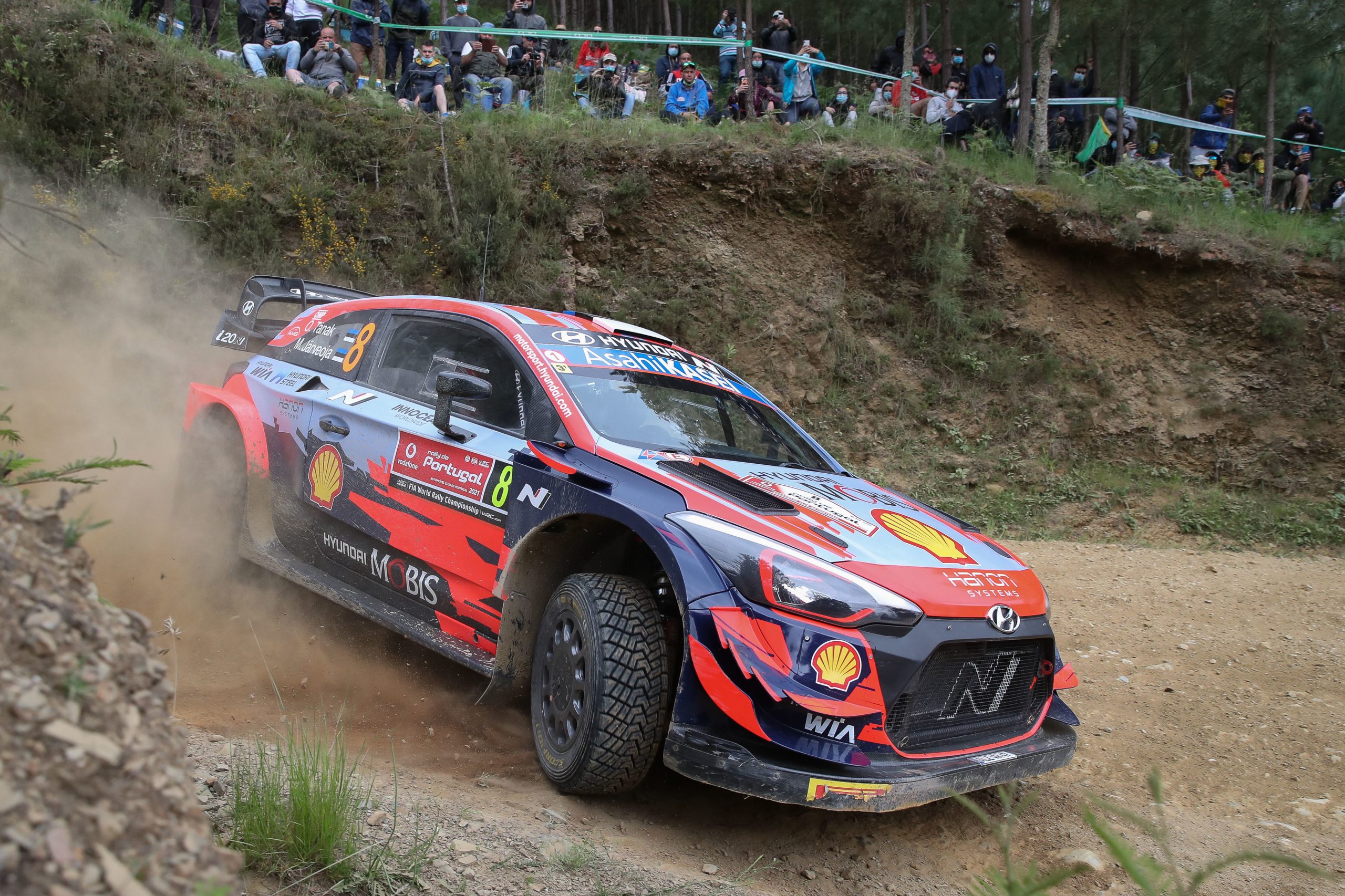 Ott Tanäk é o novo líder do Rali de Portugal após problemas de Sordo e acidente de Neuville