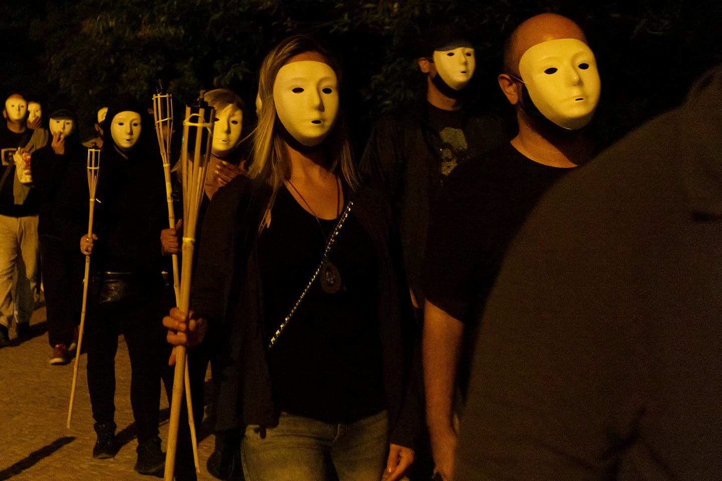 Extrema-direita portuguesa aproxima-se de negacionistas e preocupa autoridades com radicalização de jovens online