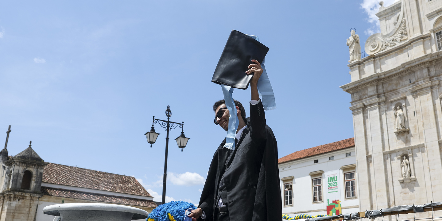 Fundação José Neves tem bolsas para universidades públicas e politécnicos em todo o país