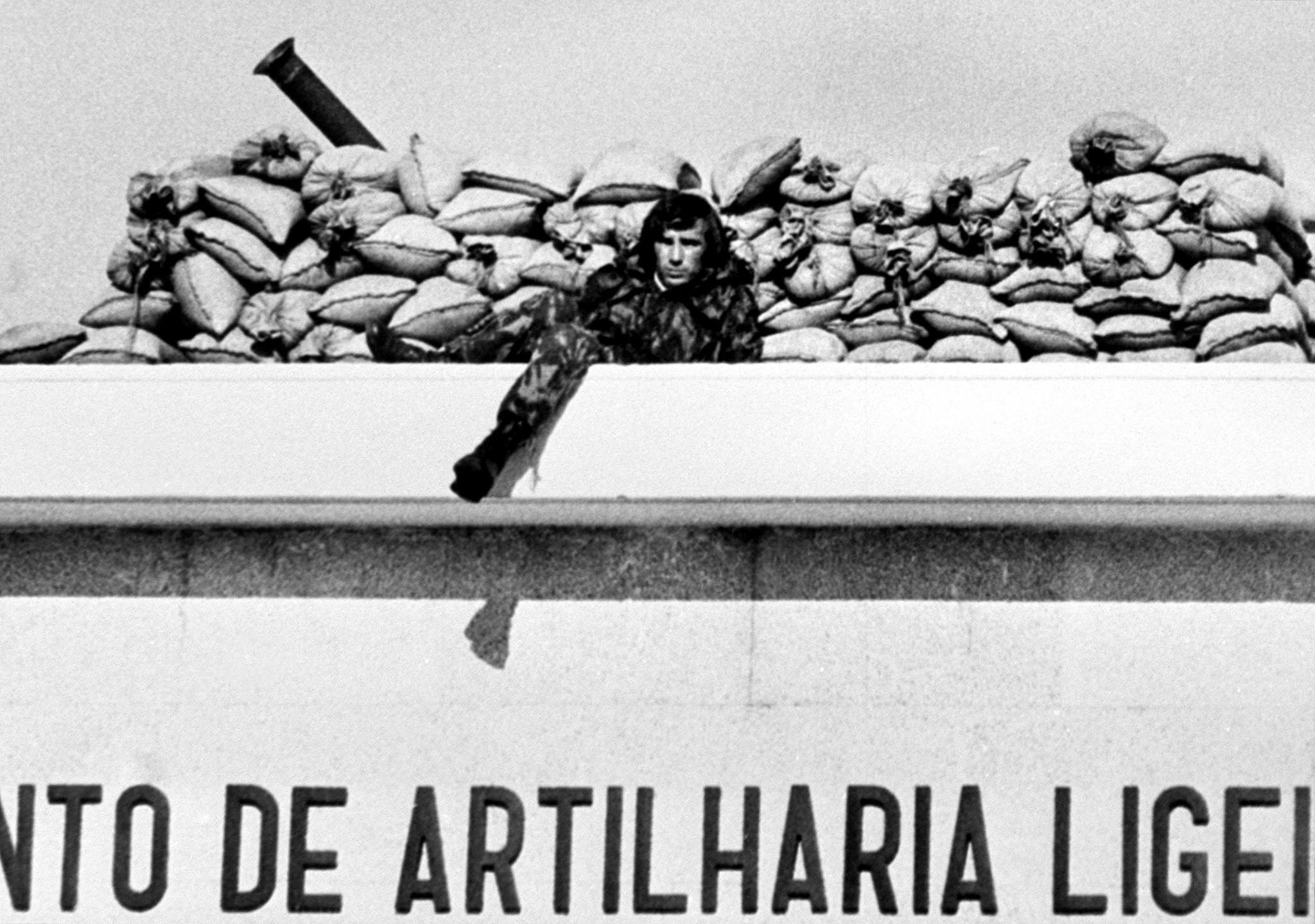 “Breve História do 25 de Novembro”. A que distância estivemos de uma guerra civil?