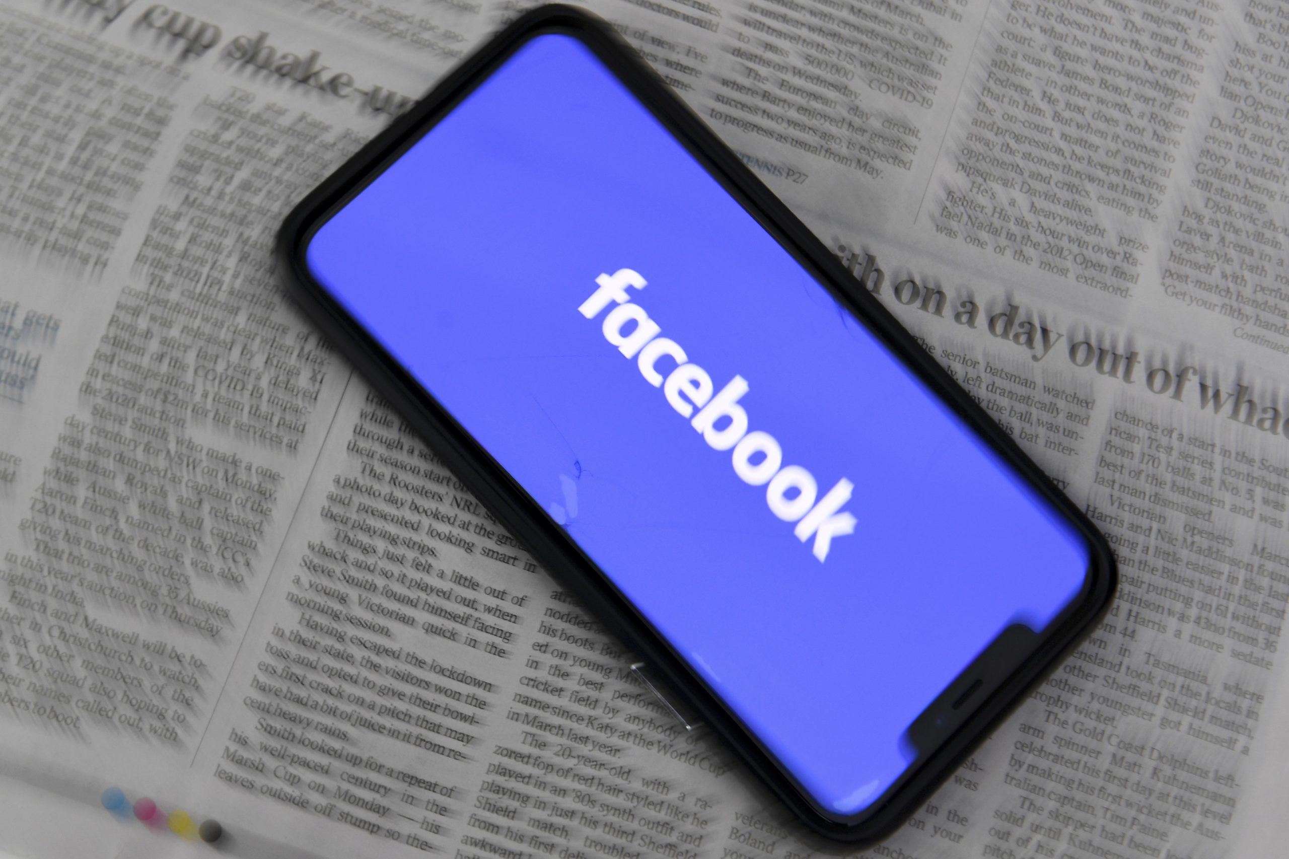 Facebook e Instagram removem mais de 20 milhões de conteúdos sobre covid-19