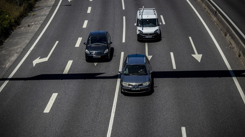 A1 cortada no sentido sul-norte em Vila Franca de Xira após colisão de quatro ligeiros