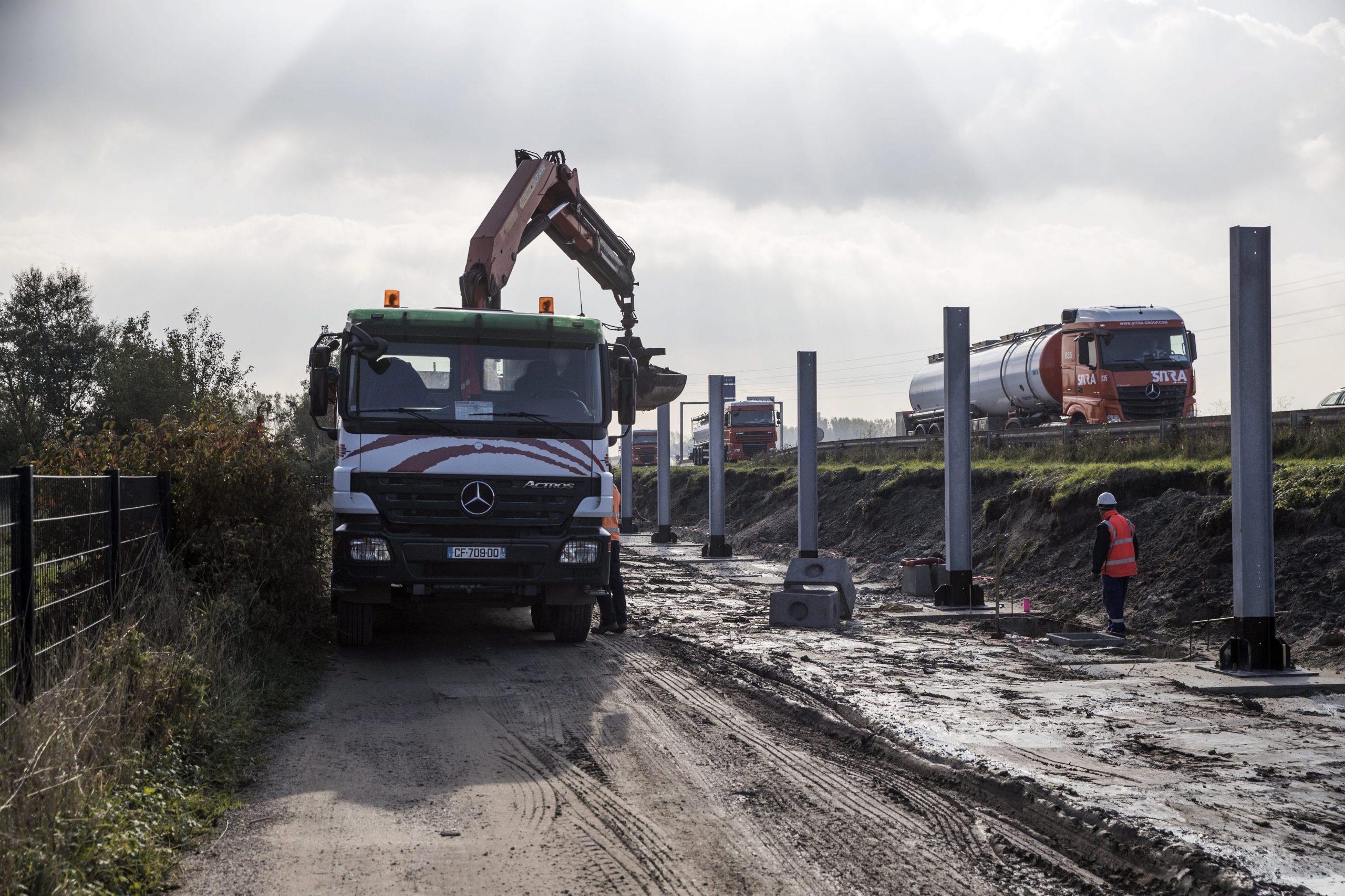 “Selva” de Calais começou a ser demolida