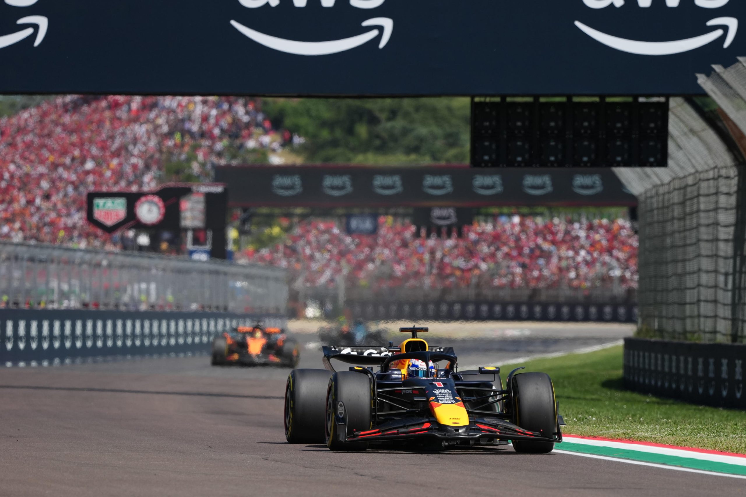Max Verstappen vence GP de Emilia-Romagna e relança-se no Mundial de Fórmula 1