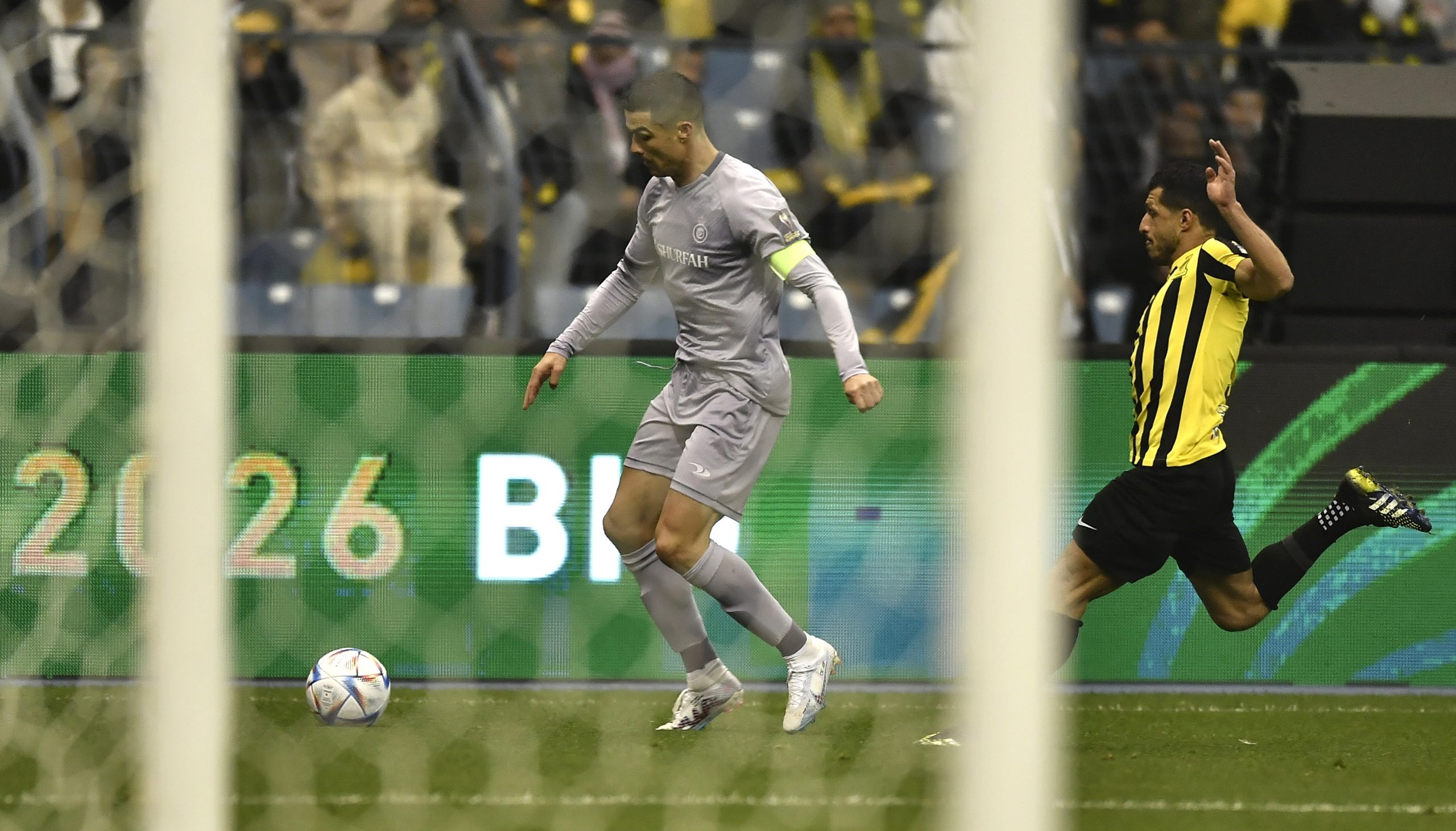 Ronaldo estreia-se a marcar de penálti e evita derrota do Al Nassr