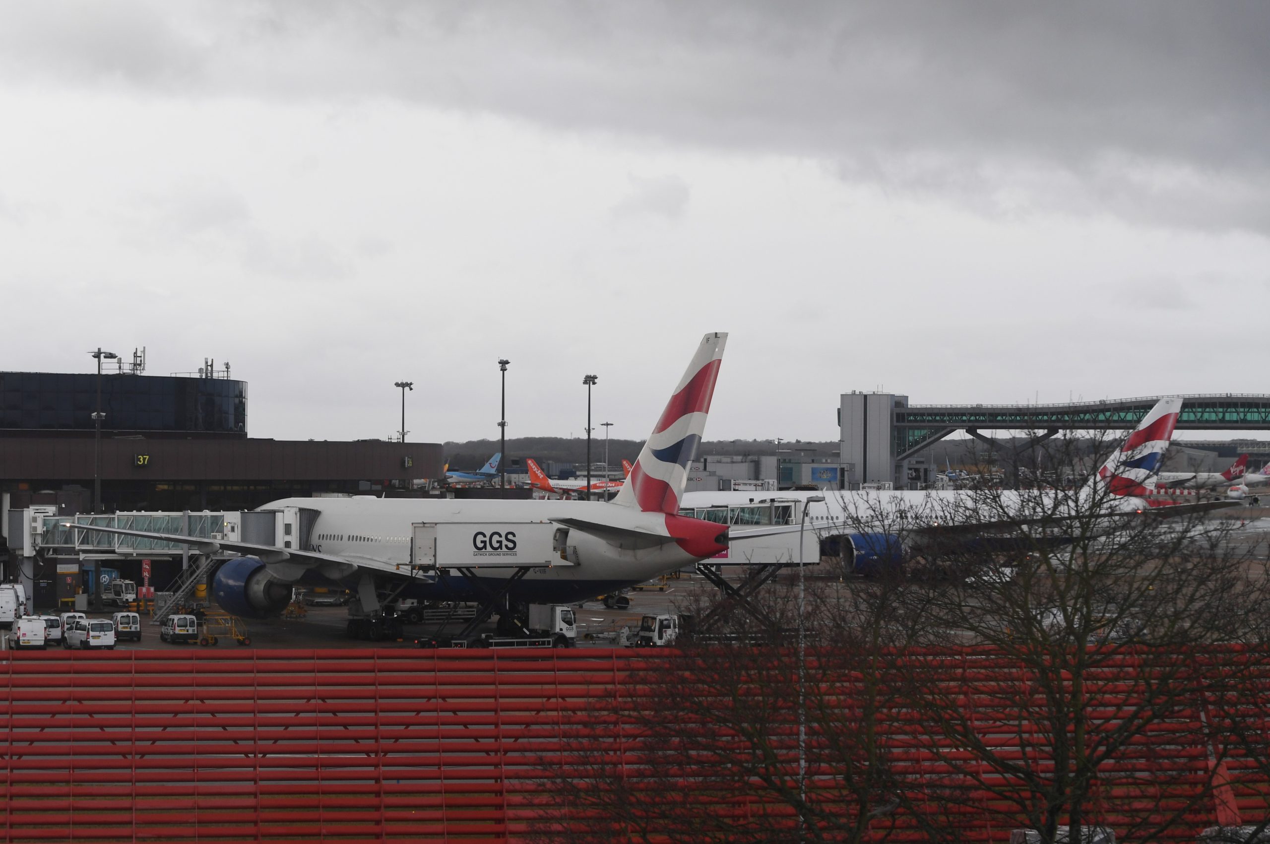 Aeroporto de Gatwick reabre novamente após avistamento de drone