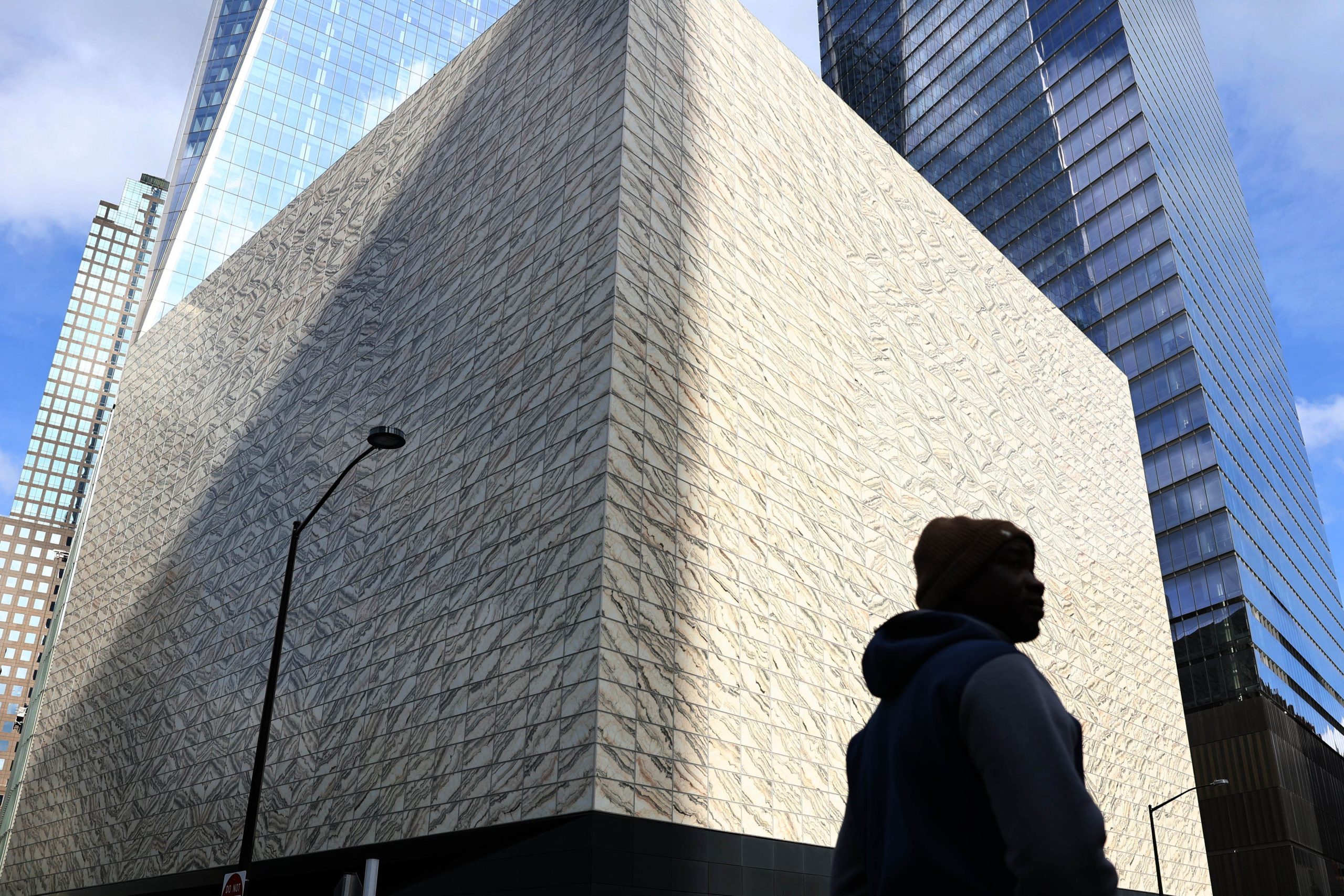 Centro de artes cénicas em Nova Iorque foi construído com mármore de Vila Viçosa