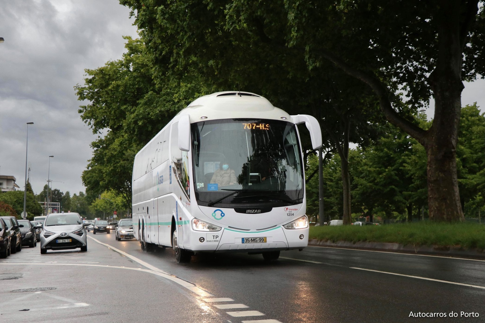Porto. Autocarros de turismo usados para reforçar a oferta da STCP vão ser substituídos por veículos com melhores acessibilidades