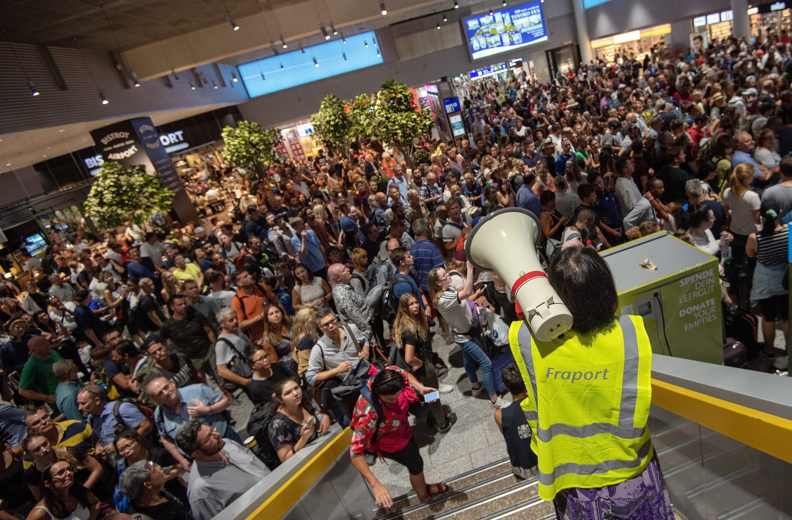 Evacuação de terminal do aeroporto de Frankfurt afetou 60 voos e 13 mil passageiros